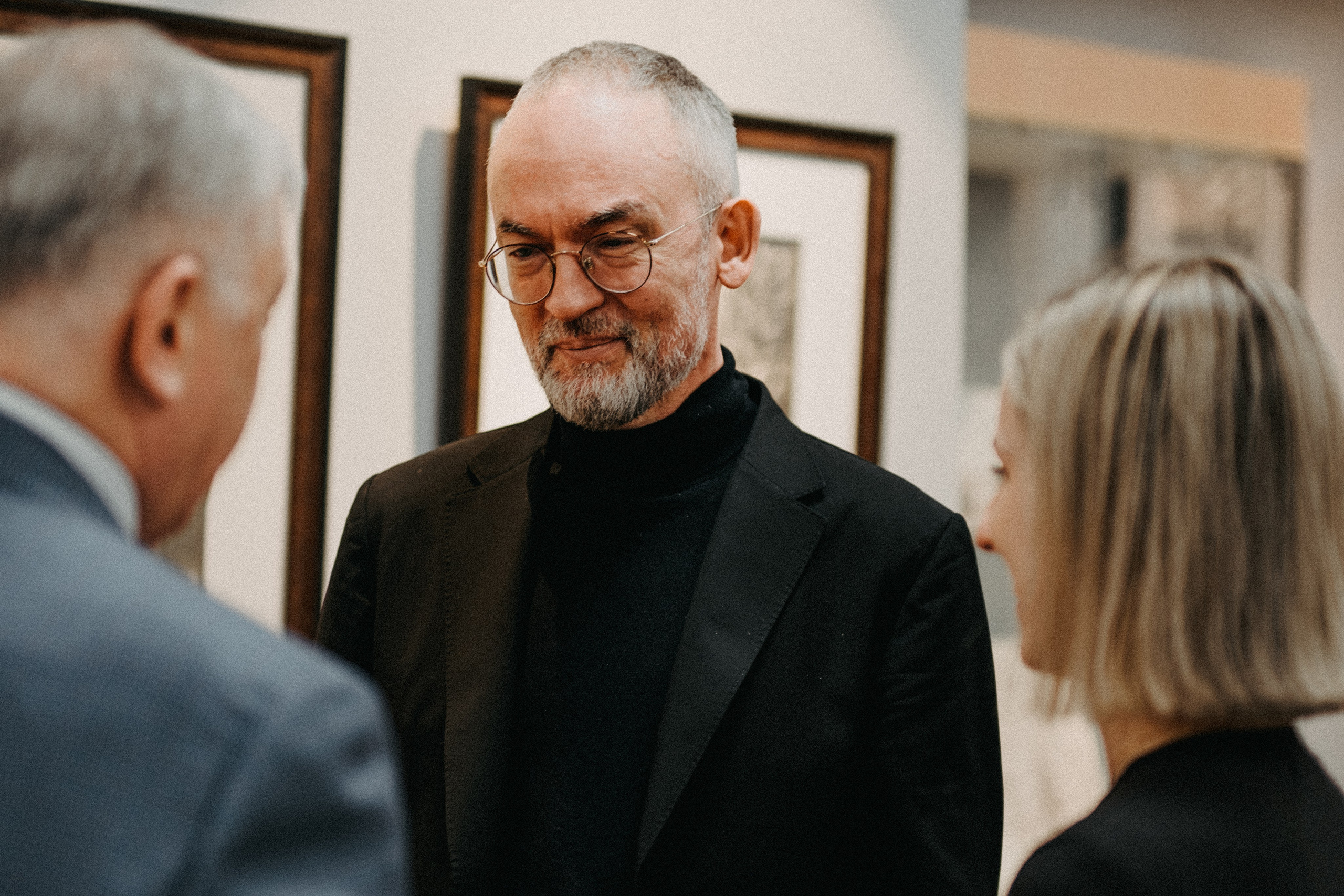 ГРАФИЧЕСКИЙ ВАВИЛОН Геннадия Овчаренко. Reportage, architectural, fine art photographer Lena Melnikova in Moscow