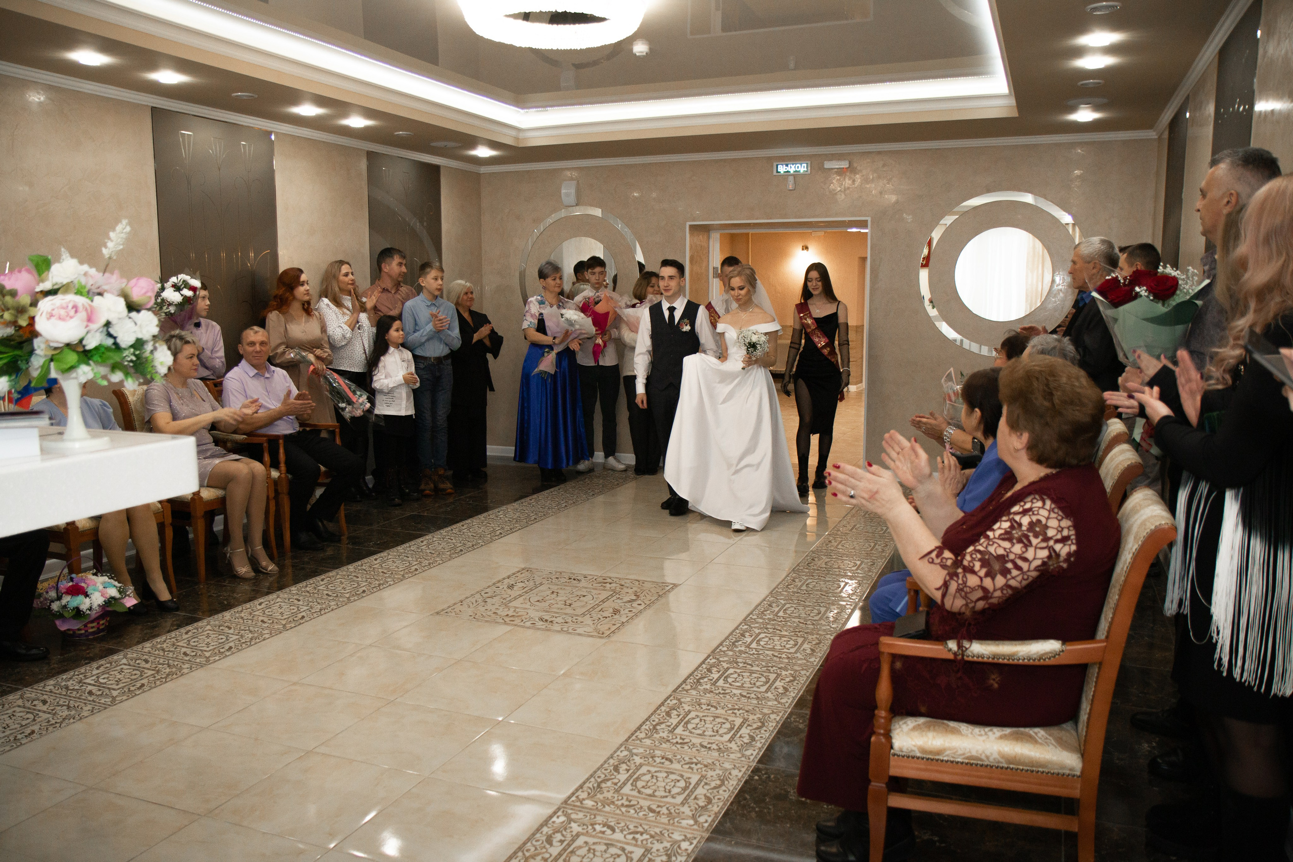 Свадебная фотосессия в Шелехове. Фотограф в Шелехове, лучшие выпускные альбомы в Шелехове