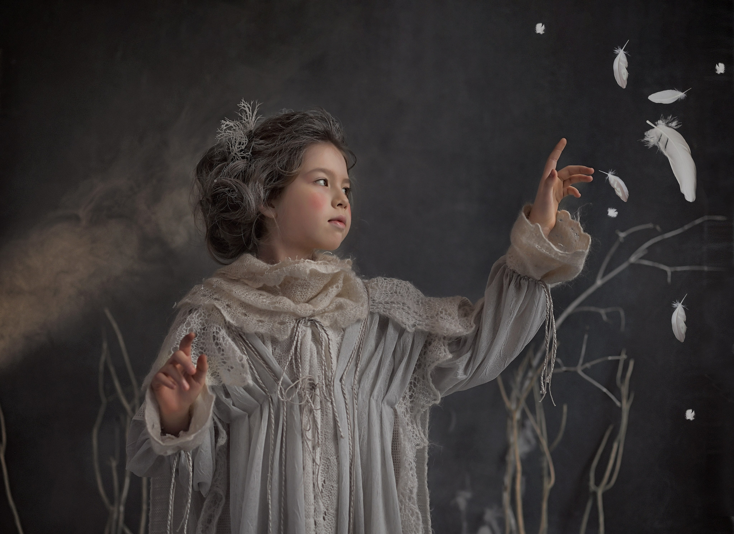 Дашуля в роли сказочной зимней героини. Фотографы крещения/венчания  Красноярск Татьяна и Вячеслав Переваловы