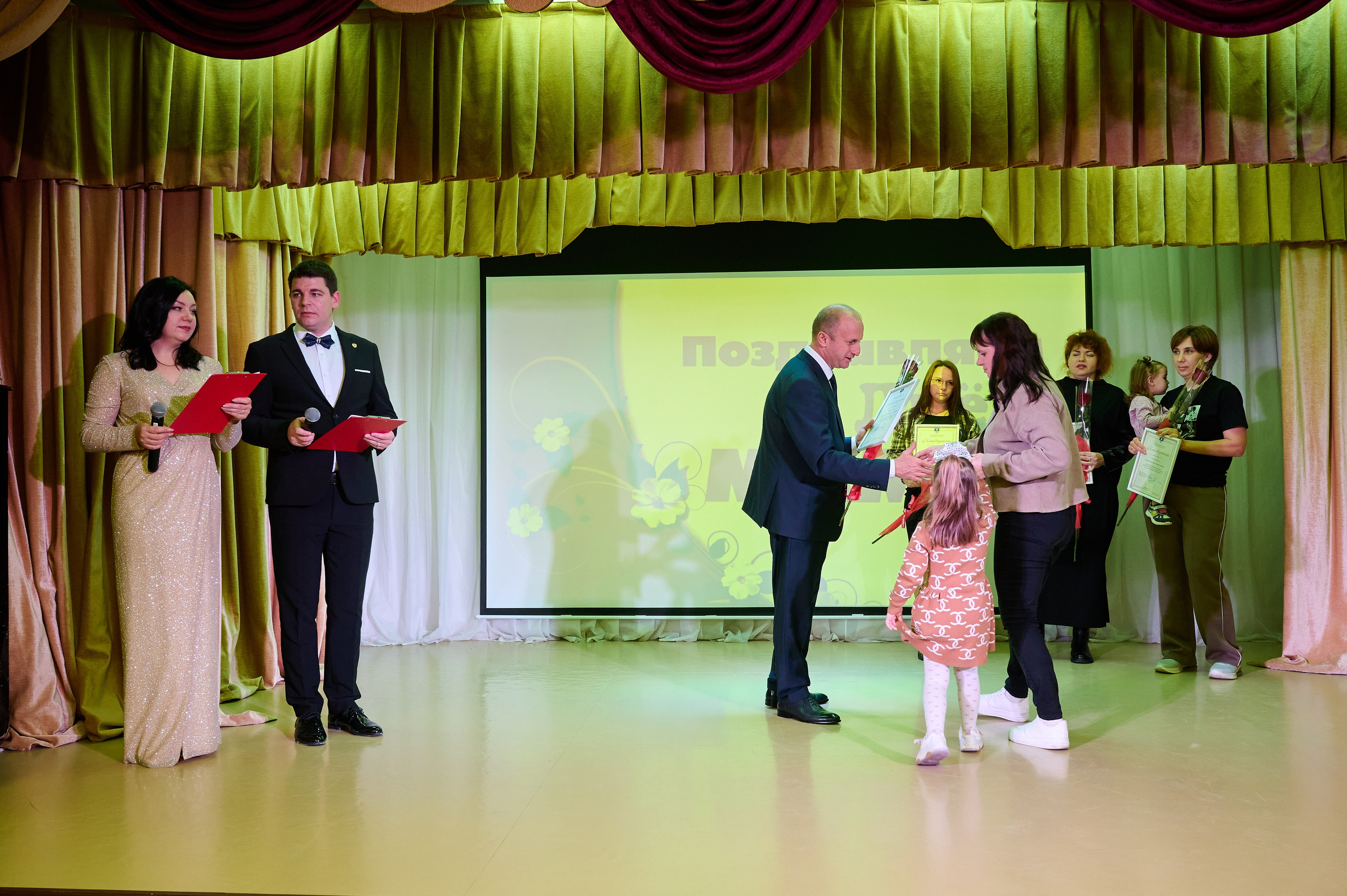 День матери Виноградный. Жизнь курорта Кабардинка в фотографиях