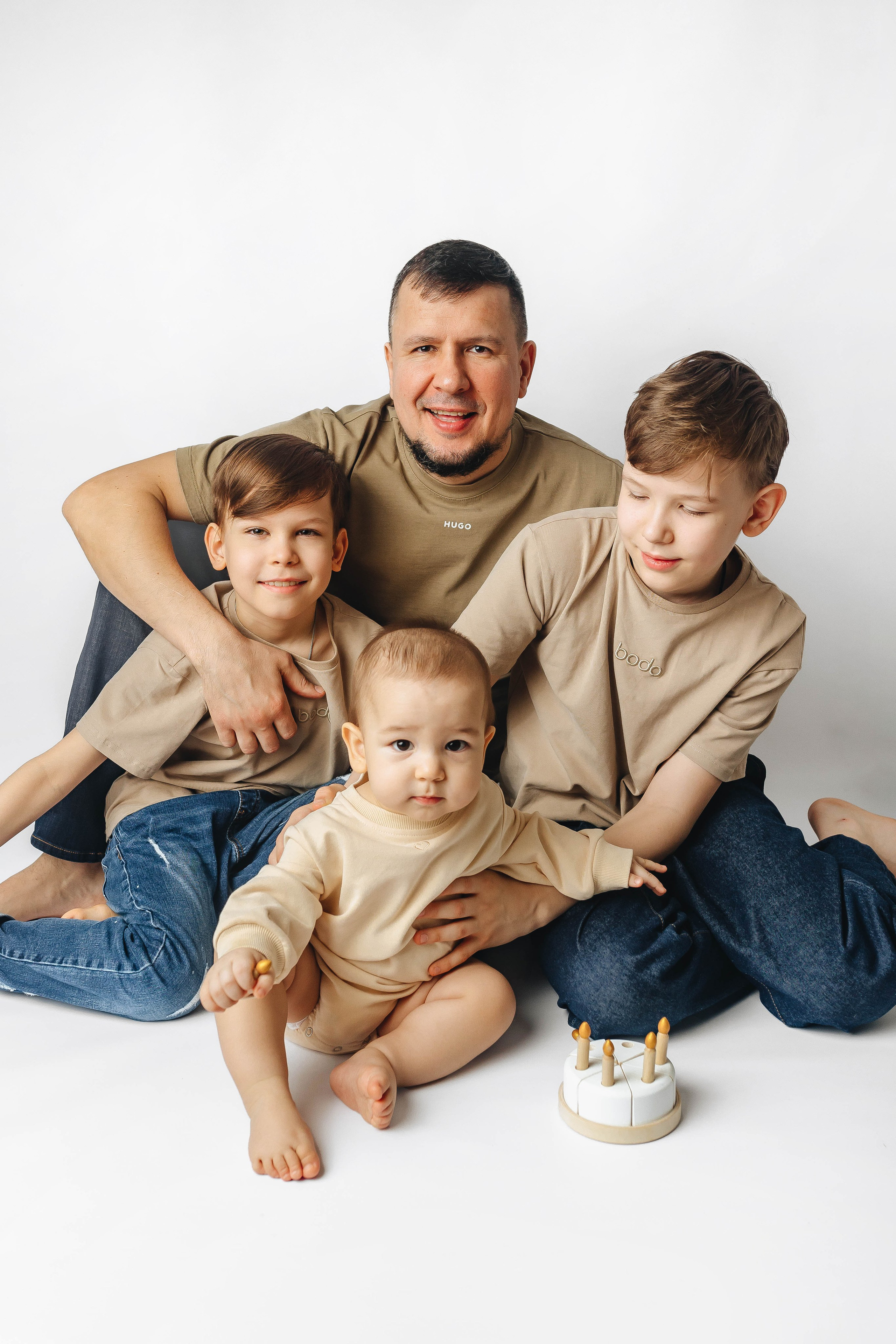 Семейные фото на годиках. Фотограф новорожденных Серпухов, Протвино, Москва I Марина Бурмистрова