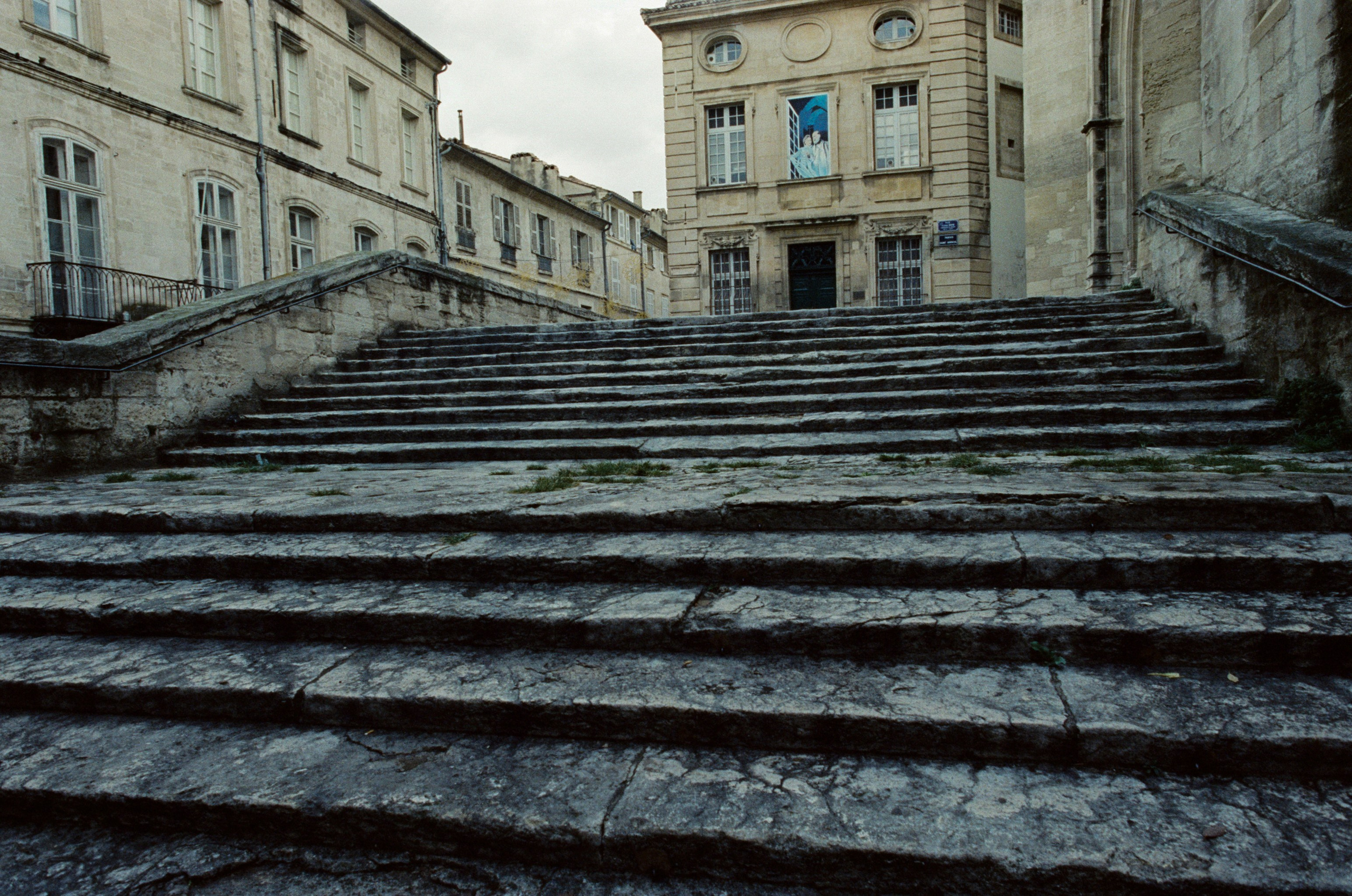 The contract // france, avignon. EVER EXPOSED