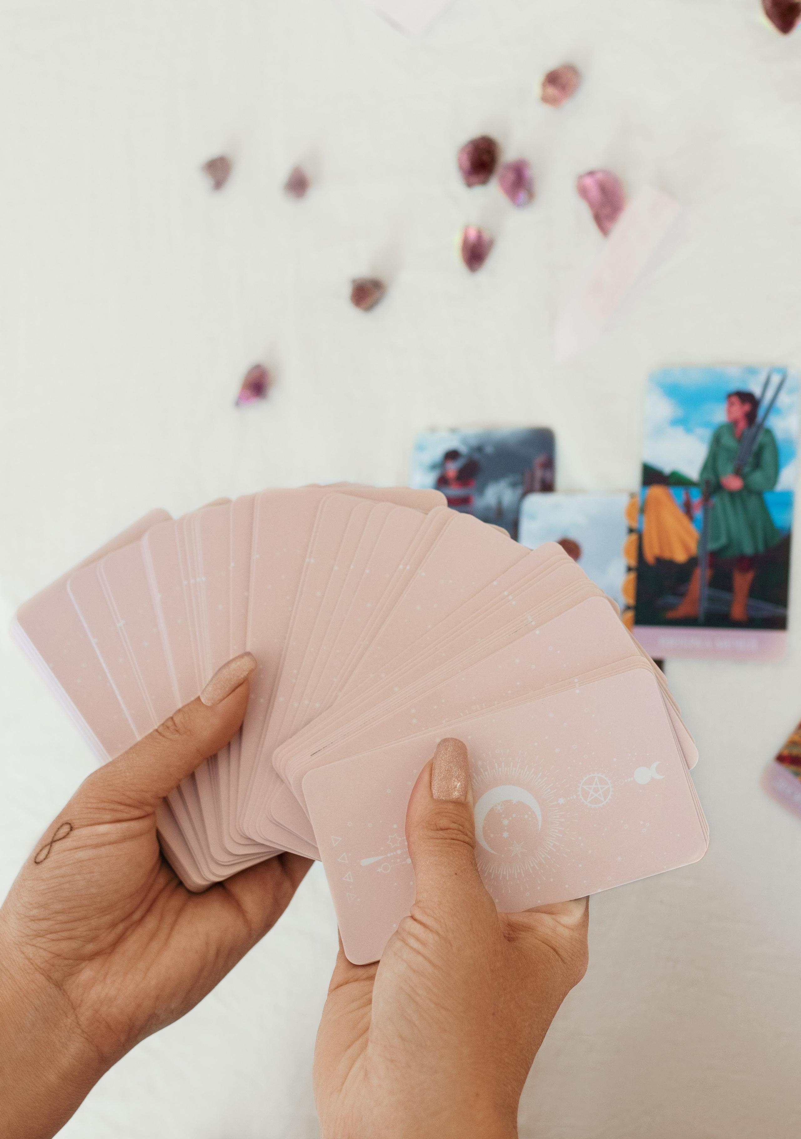 Карты Таро: съемка для маркетплейсов. Anushikcreates