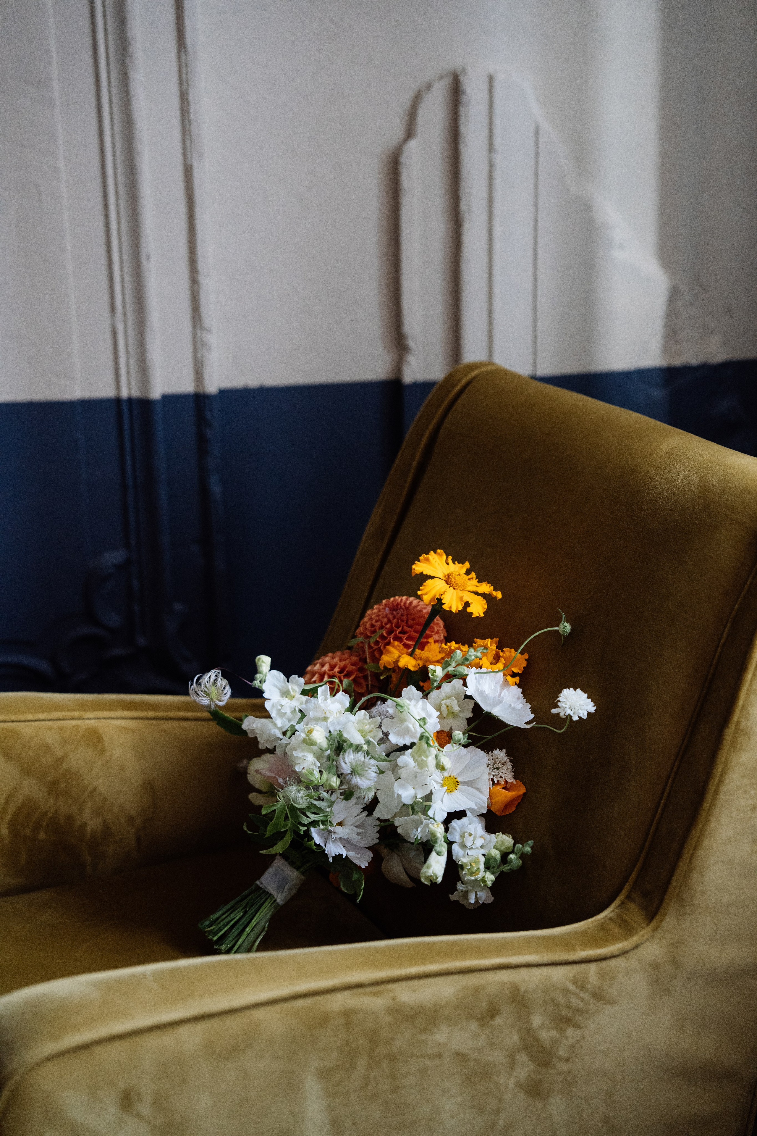 Оранжевая свадьба в гребешках. Свадебный фотограф организатор в Санкт-Петербурге Ассоль Опарина