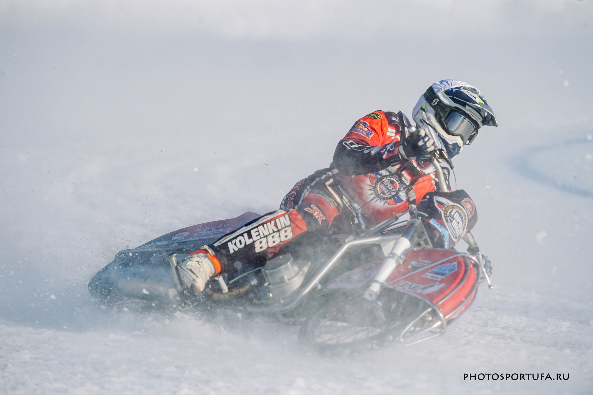 Мотогонку на льду. Спортивный фотограф в Уфе Евгений Буров