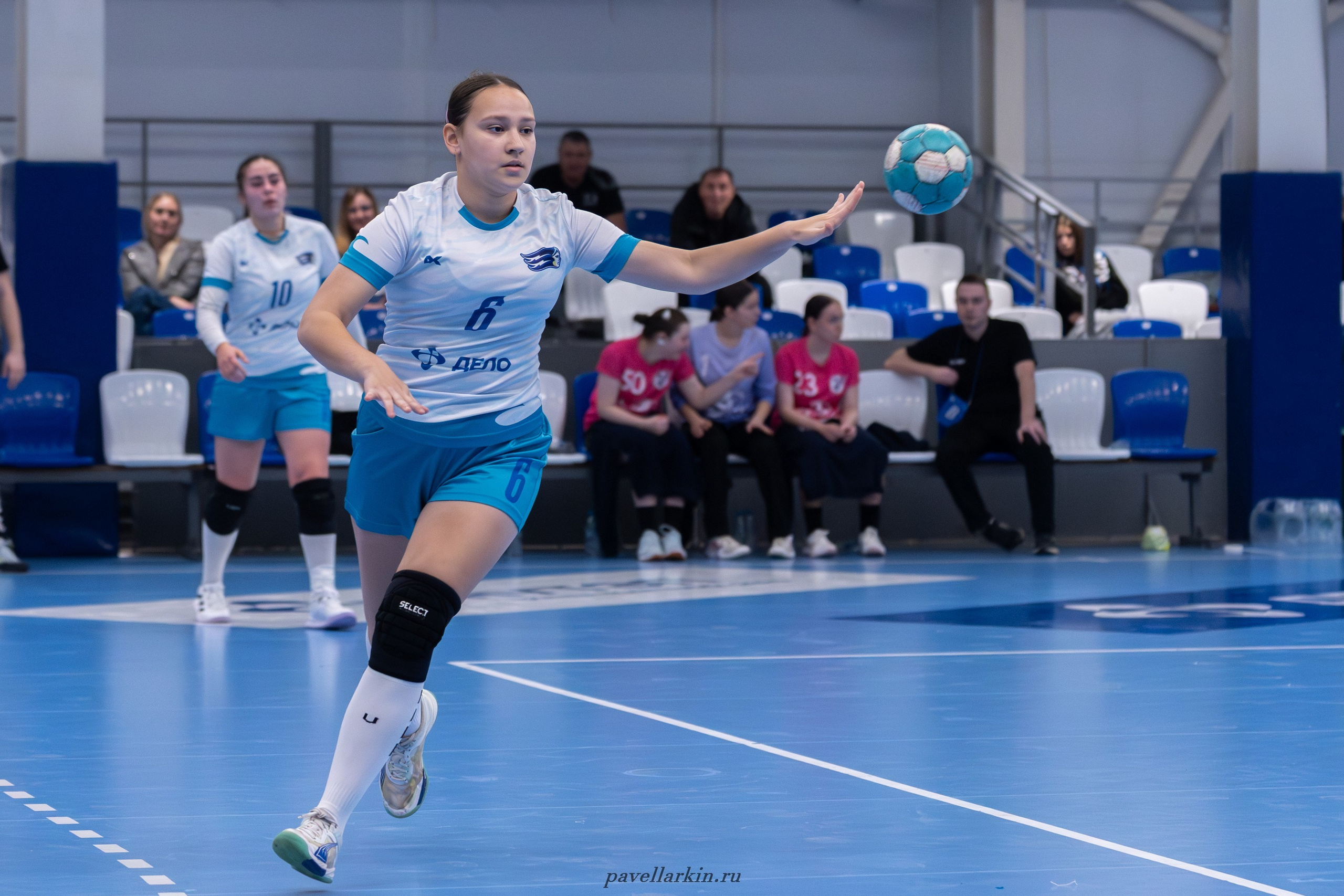 Гандбол. Черноморочка-2 — Университет-2. Спортивный фотограф, фотожурналист Павел Ларькин