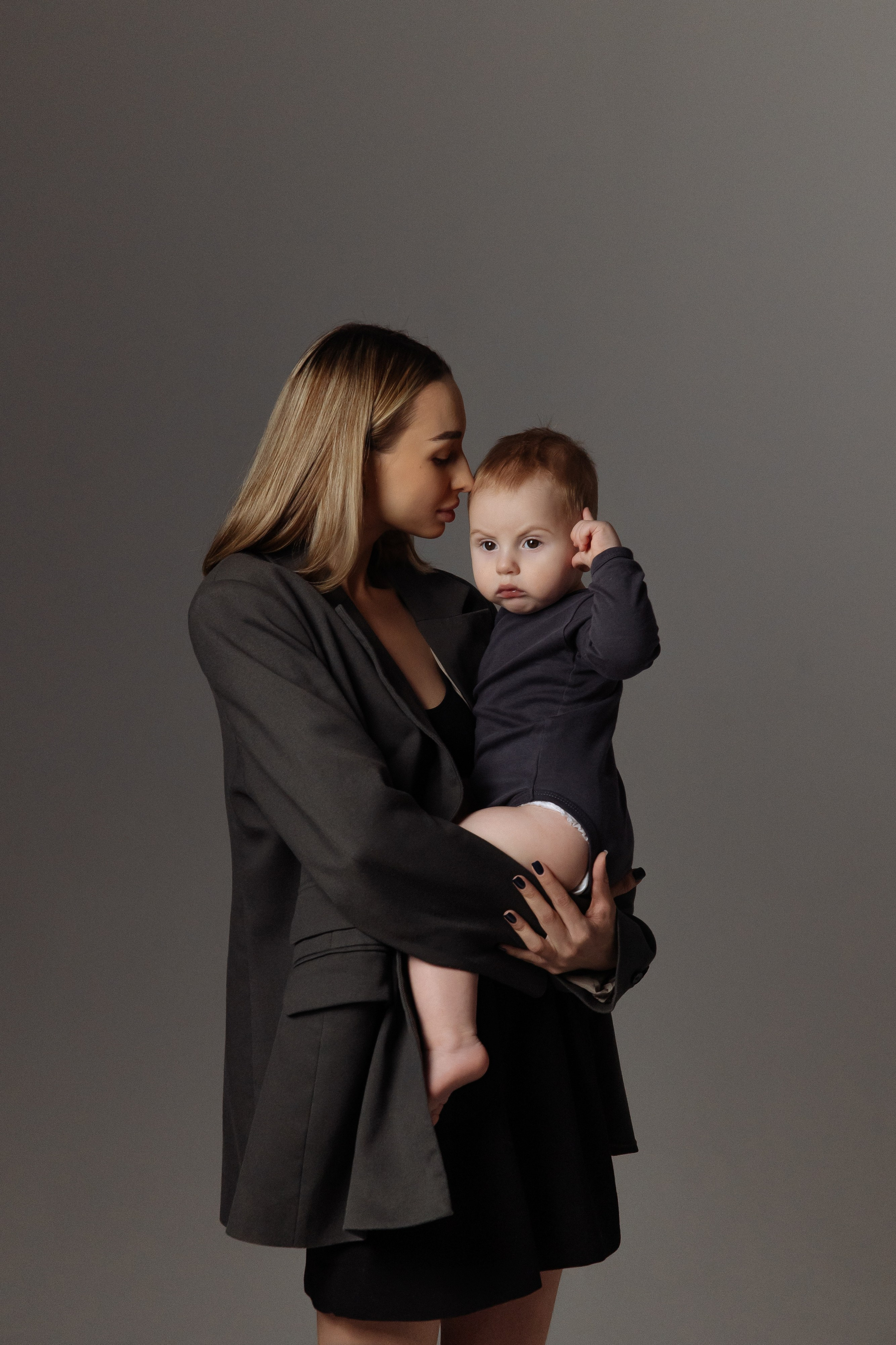 Семейная фотосессия в студии. Фотограф Норильск, Москва