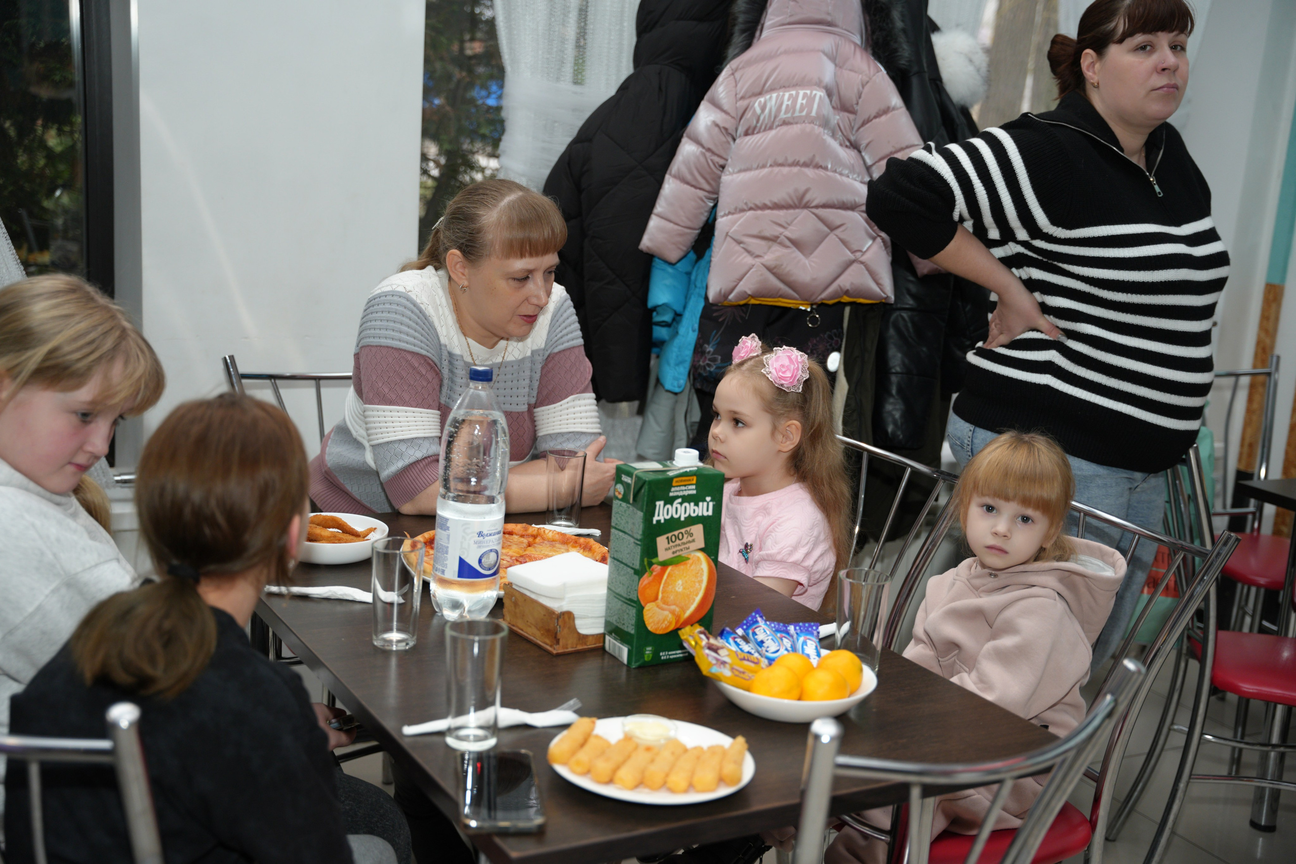 Социально —благотворительная акция «Ты в этом мире не один», посвященная Международному дню инвалидов. ВЫПУСКНЫЕ АЛЬБОМЫ, Школьный фотограф, семейный и свадебный в Саратове и области Ольга Плаксина