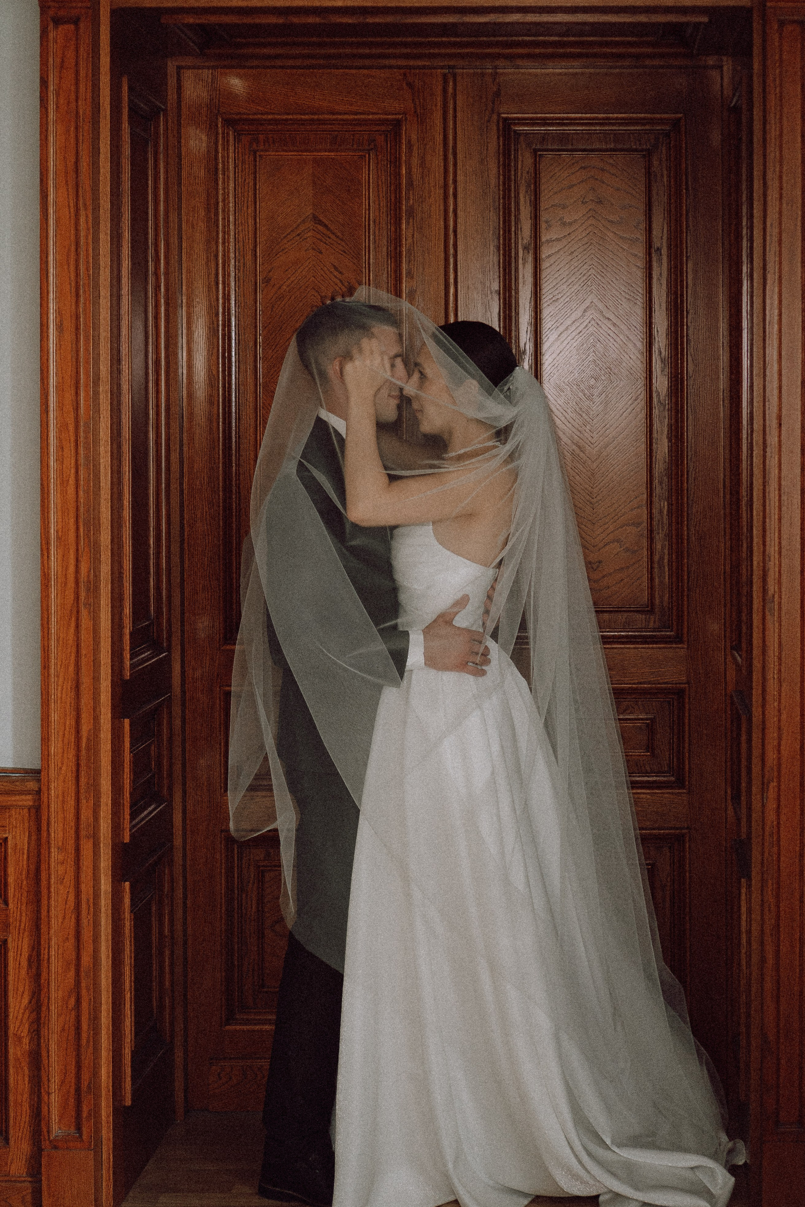 СВАДЕБНАЯ ПРОГУЛКА В САНТК-ПЕТЕРБУРГЕ (ИСАКИЕВСКИЙ СОБОР, ЗИМНЯЯ КАНАВКА, ЭРМИТАЖ И БОЛЬШАЯ МОРСКАЯ УЛИЦА). Профессиональный фотограф, Санкт-Петербург — Виктория Богомолова