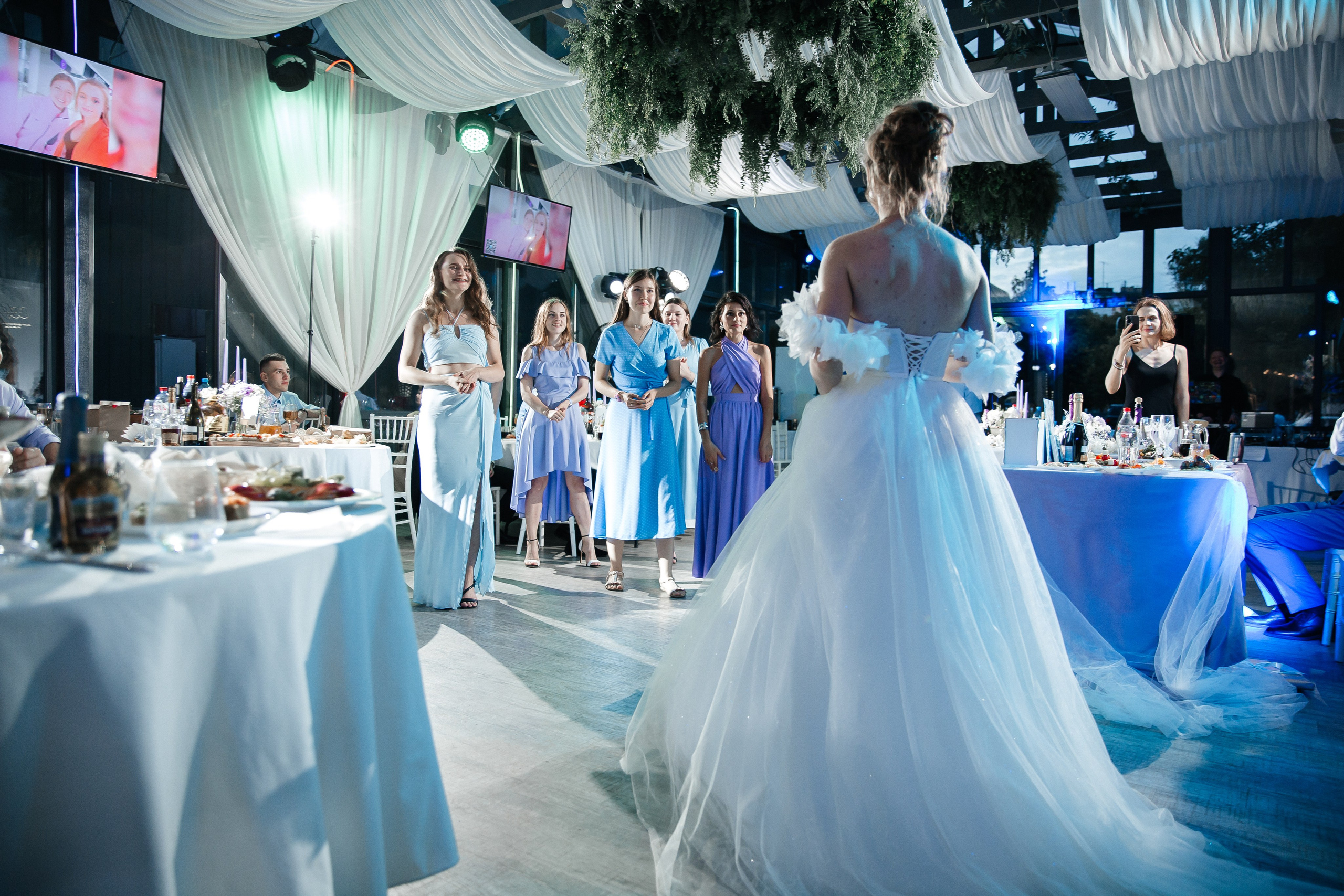 А&А — фотосессия на стадионе. Свадебный фотограф в Оренбурге Илья Володьков