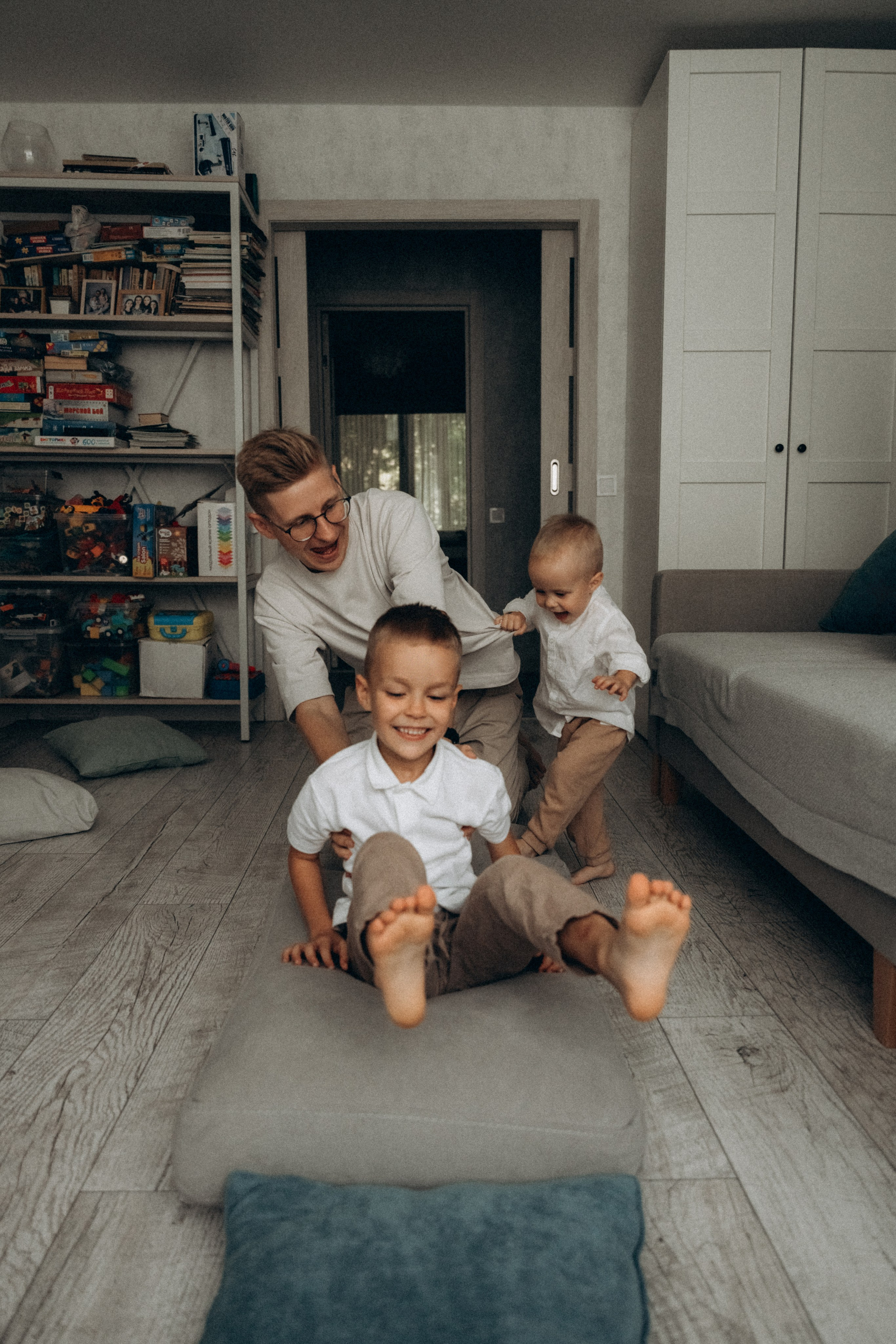 Вика, Сергей, Ян и Сава. Фотограф Мария Миллс | Минск