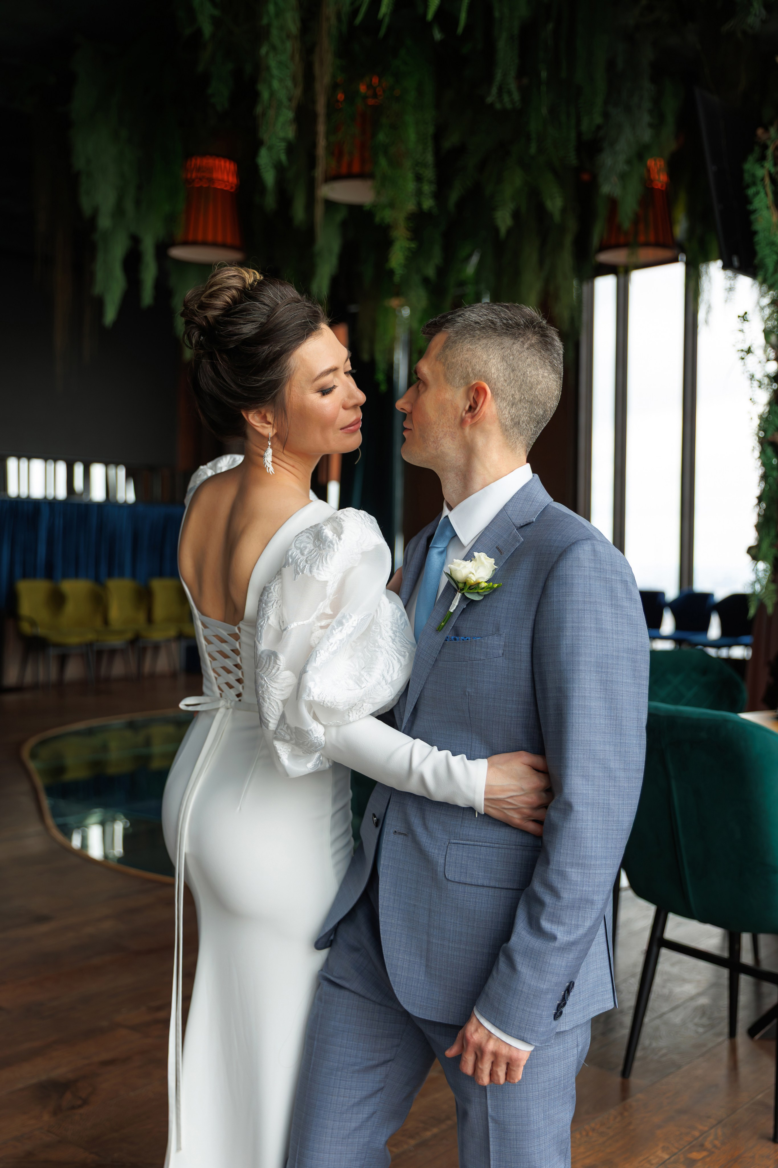 Свадебная фотосессия в библиотеке читальне им Пушкина. Свадебный фотограф Москва и МО Сергей Киржаев