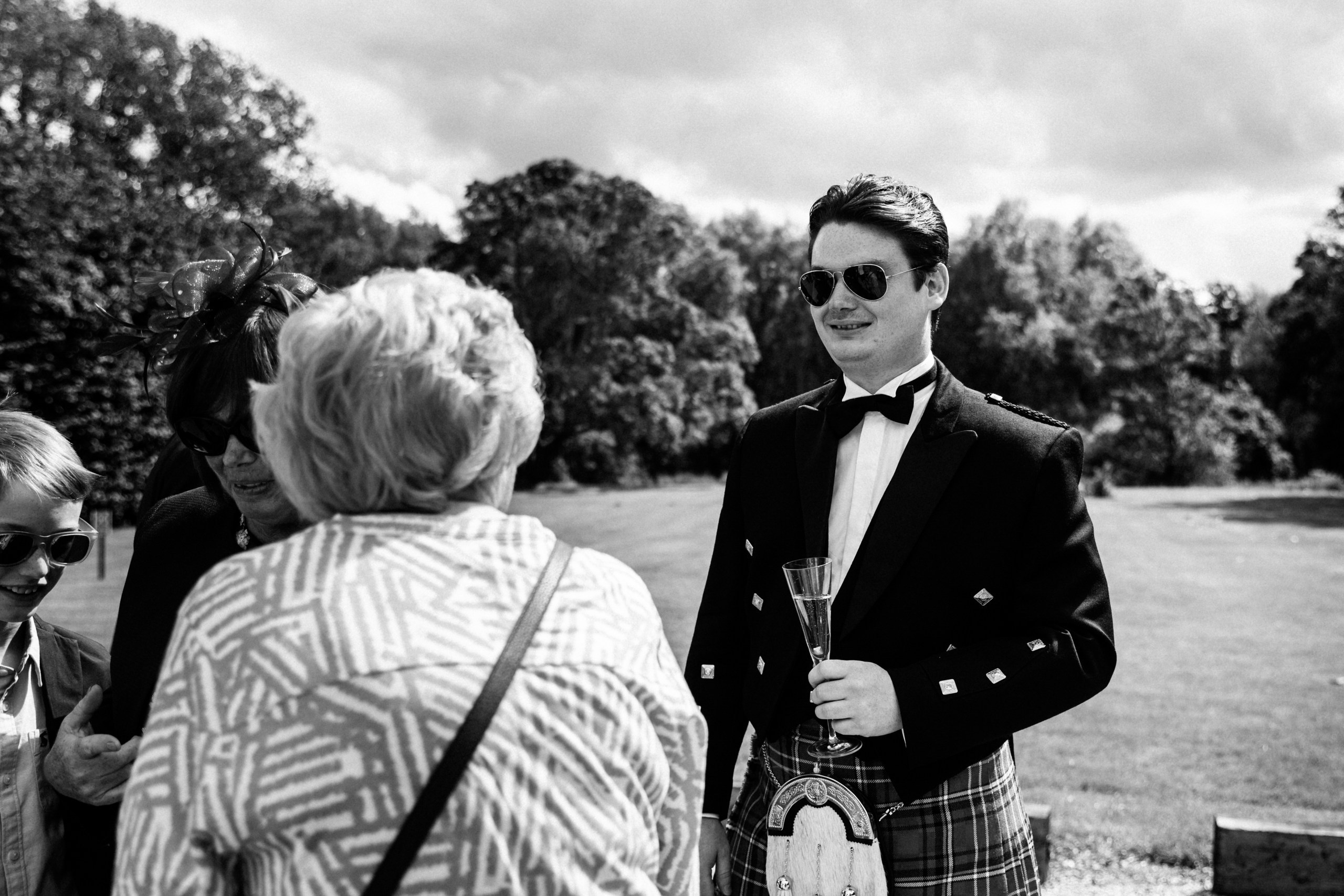 Ana & Tom Wedding at Notley Abbey. Moments Catchers — Wedding Photography & Video Duo in London