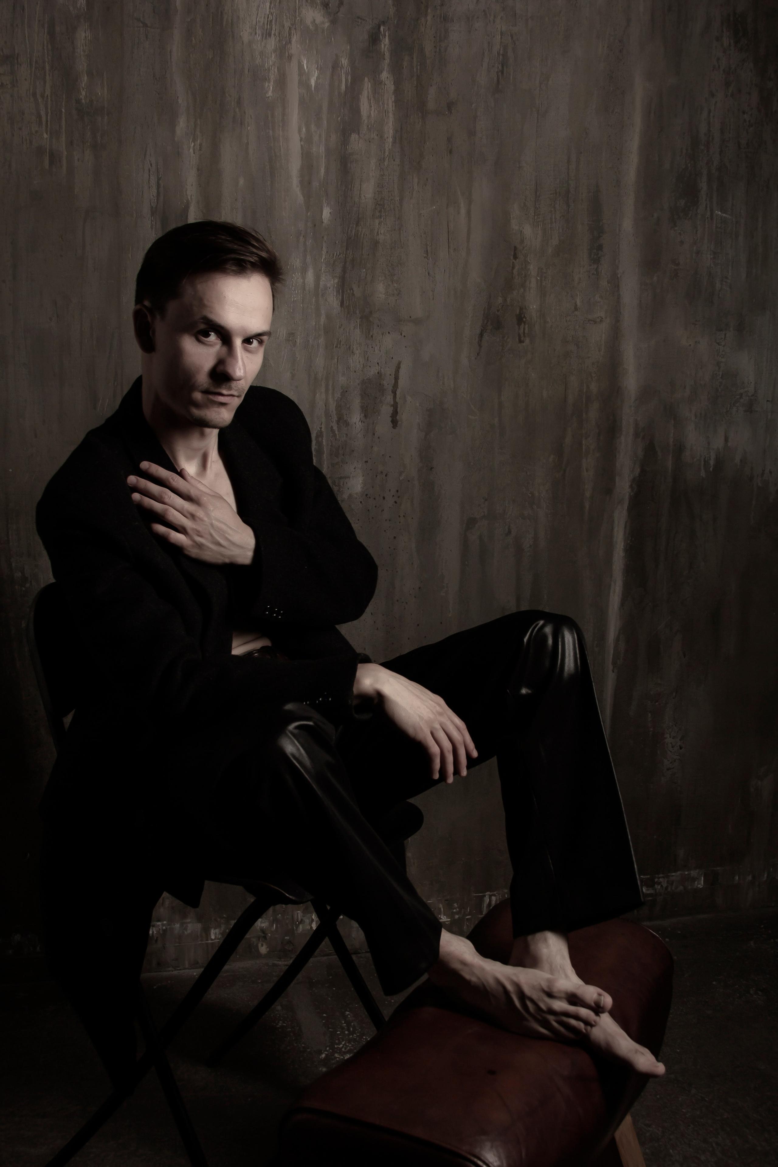 Фотосессия «Черное пальто». Портретный фотограф в Москве и Московской области Гнутиков Сергей