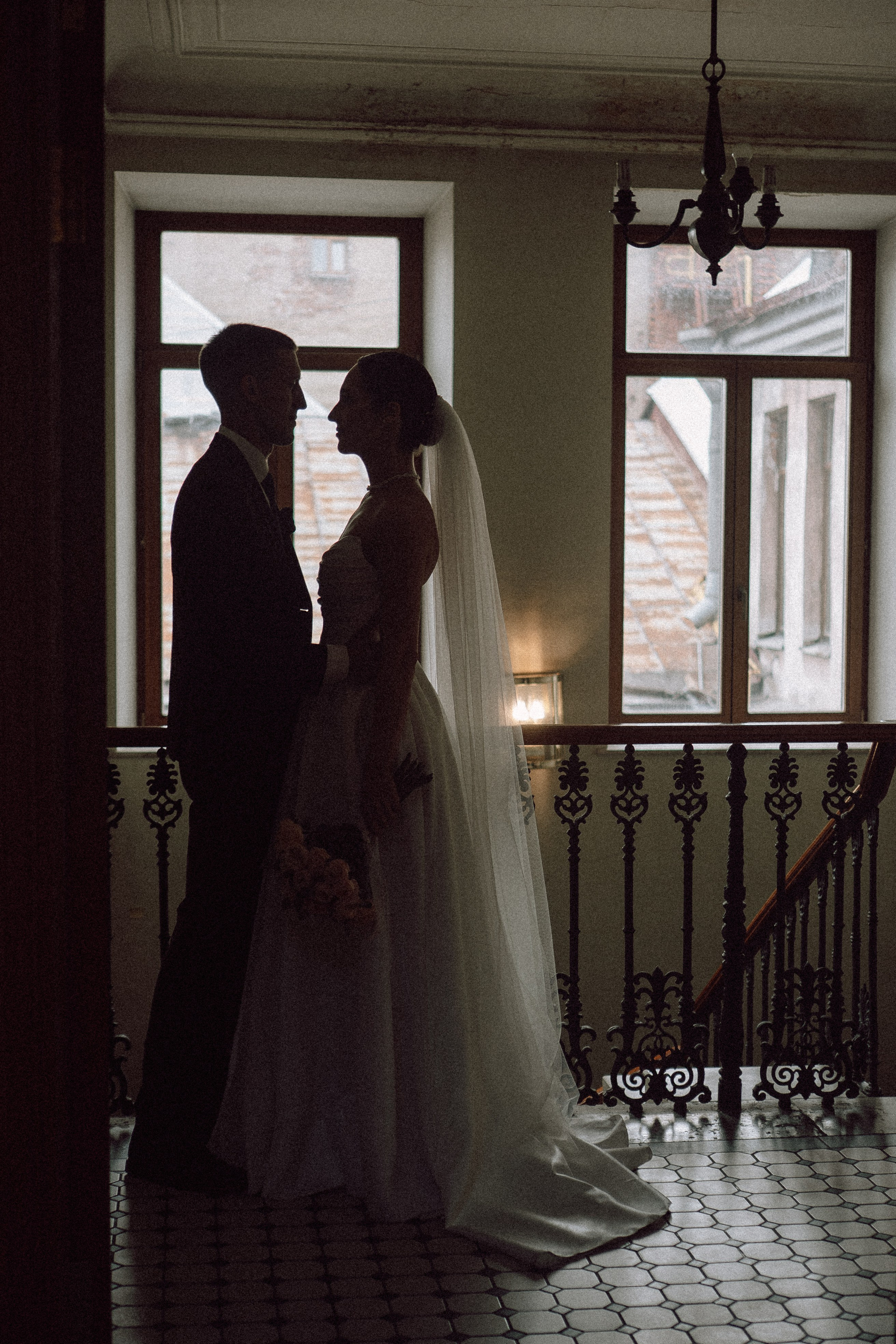 СВАДЕБНАЯ ПРОГУЛКА В САНТК-ПЕТЕРБУРГЕ (ИСАКИЕВСКИЙ СОБОР, ЗИМНЯЯ КАНАВКА, ЭРМИТАЖ И БОЛЬШАЯ МОРСКАЯ УЛИЦА). Профессиональный фотограф, Санкт-Петербург — Виктория Богомолова