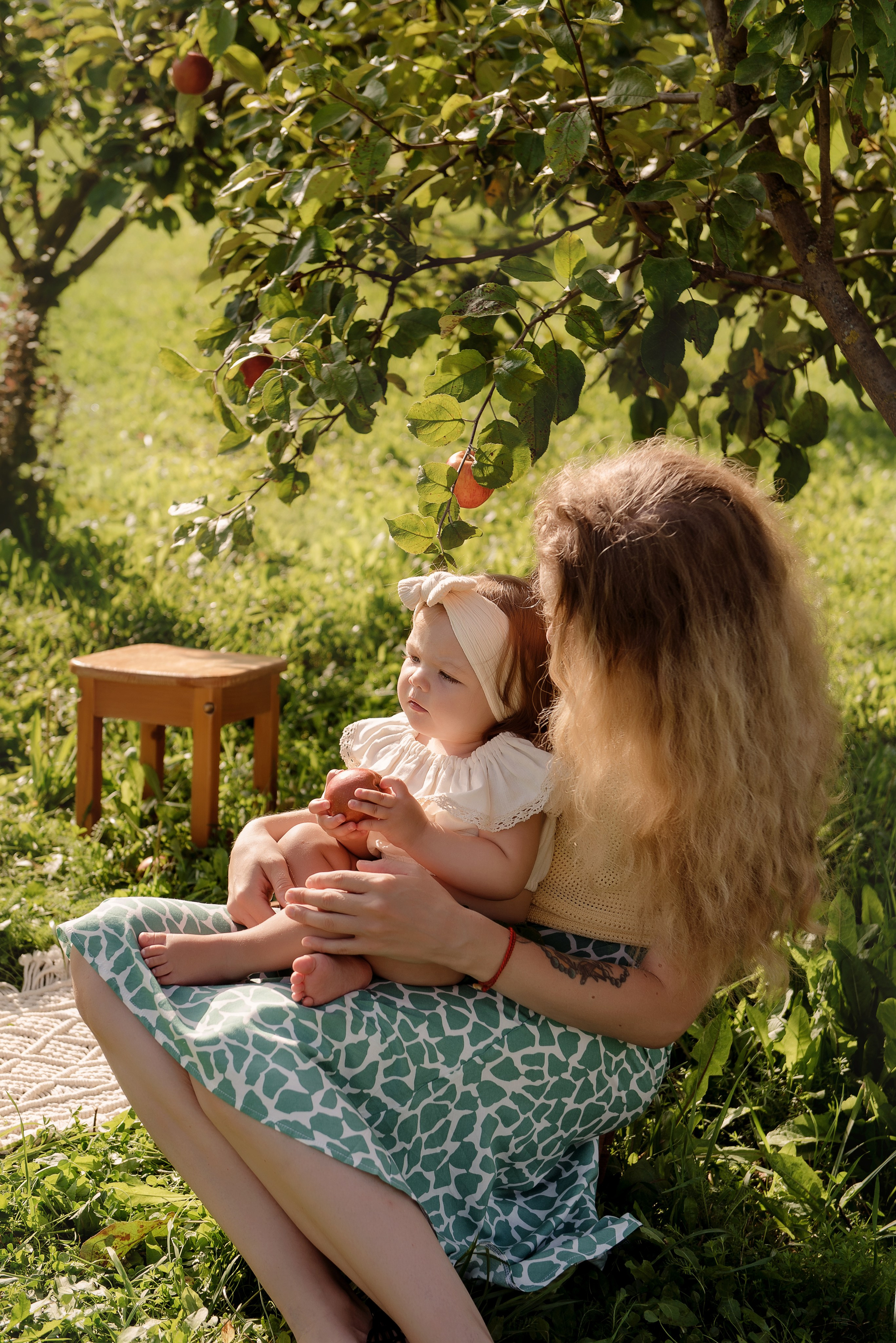 Яблоневый сад. Детский фотограф в Долгопрудном и Москве