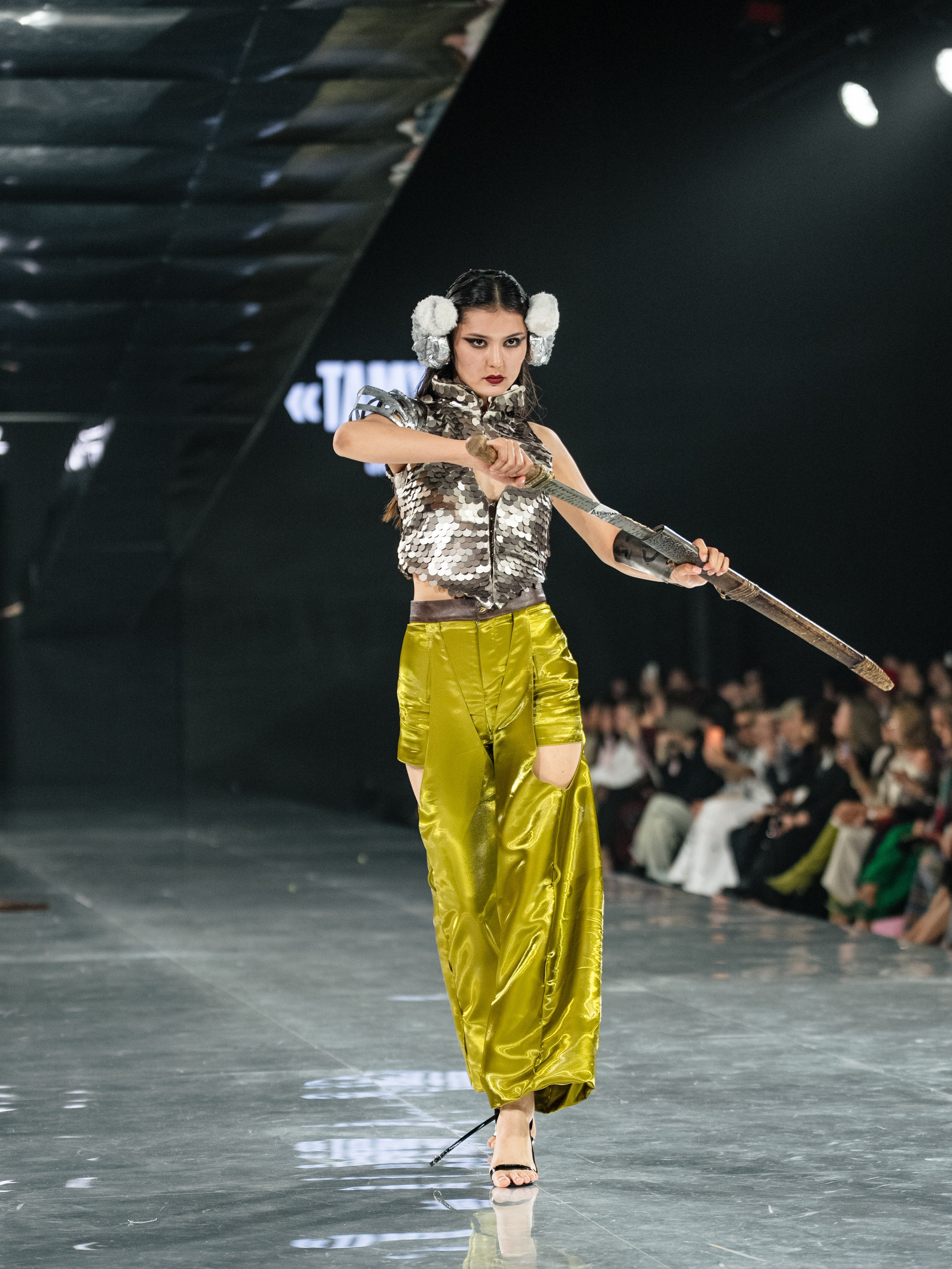 Visa Fashion Week SAKH. Сайт Алматинского НЮ АРТ, будуар и фэшн фотографа Дениса Карпенко