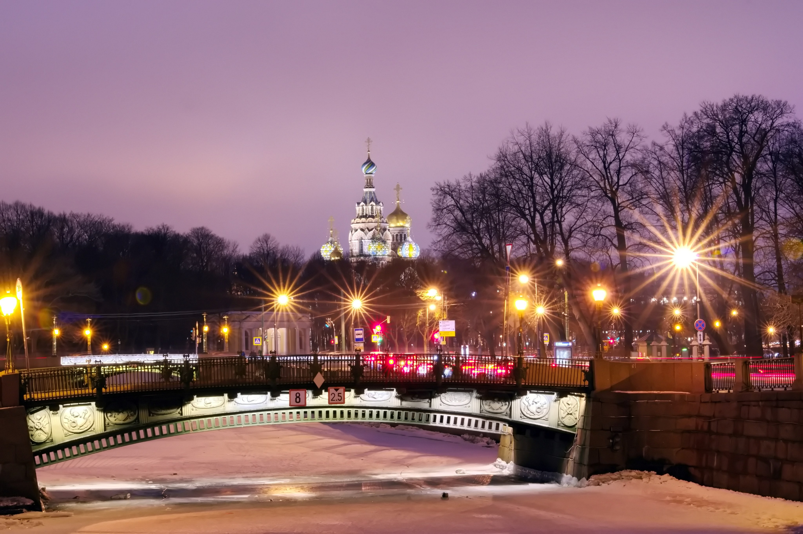 Санкт-Петербург. 1-й Инженерный мост.Павильон Росси.Спас на крови.