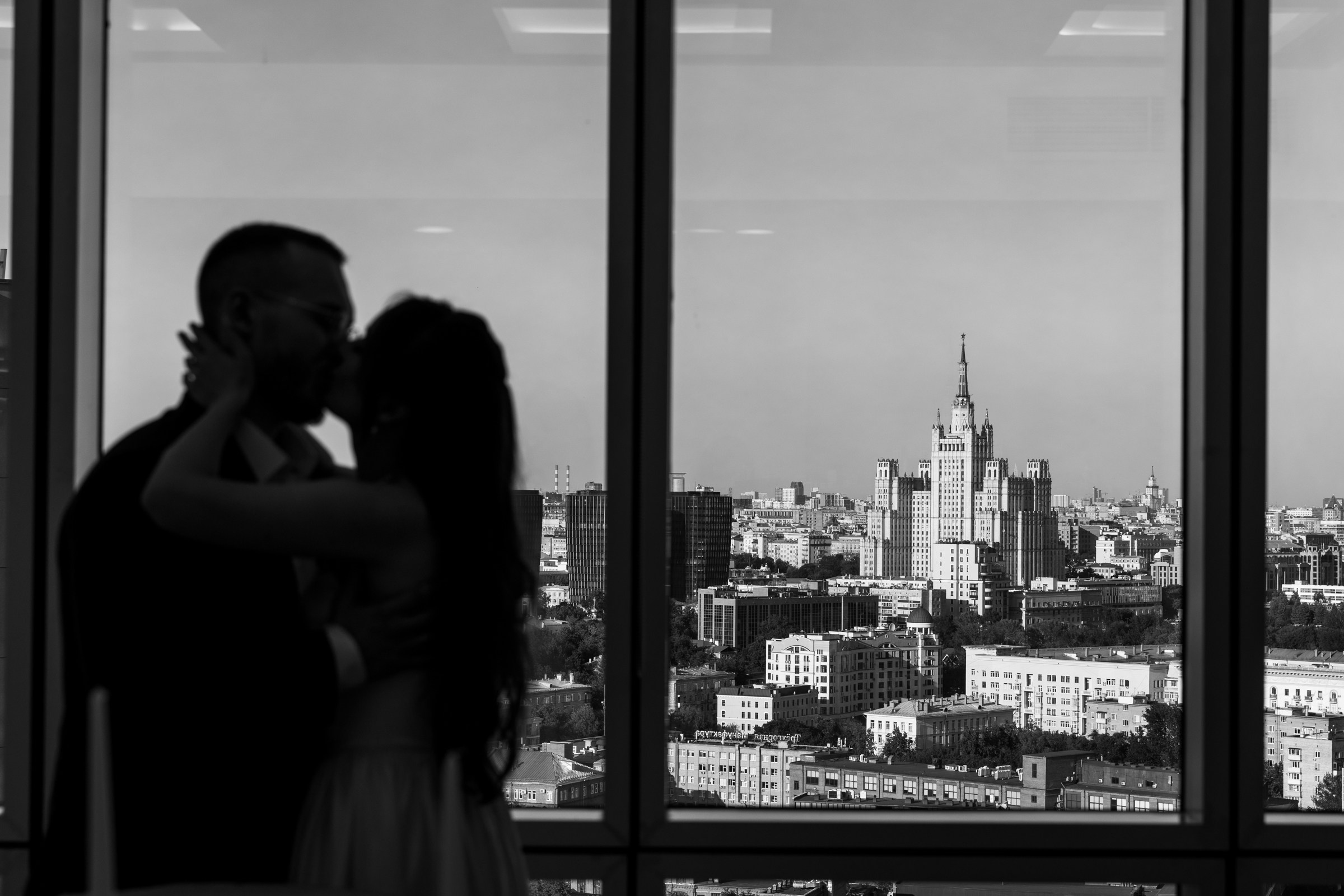 Свадебная фотосессия в Radisson Collection Hotel Moscow 5. Свадебный фотограф в Москве Элина Ларченкова. Фото, которые цепляют