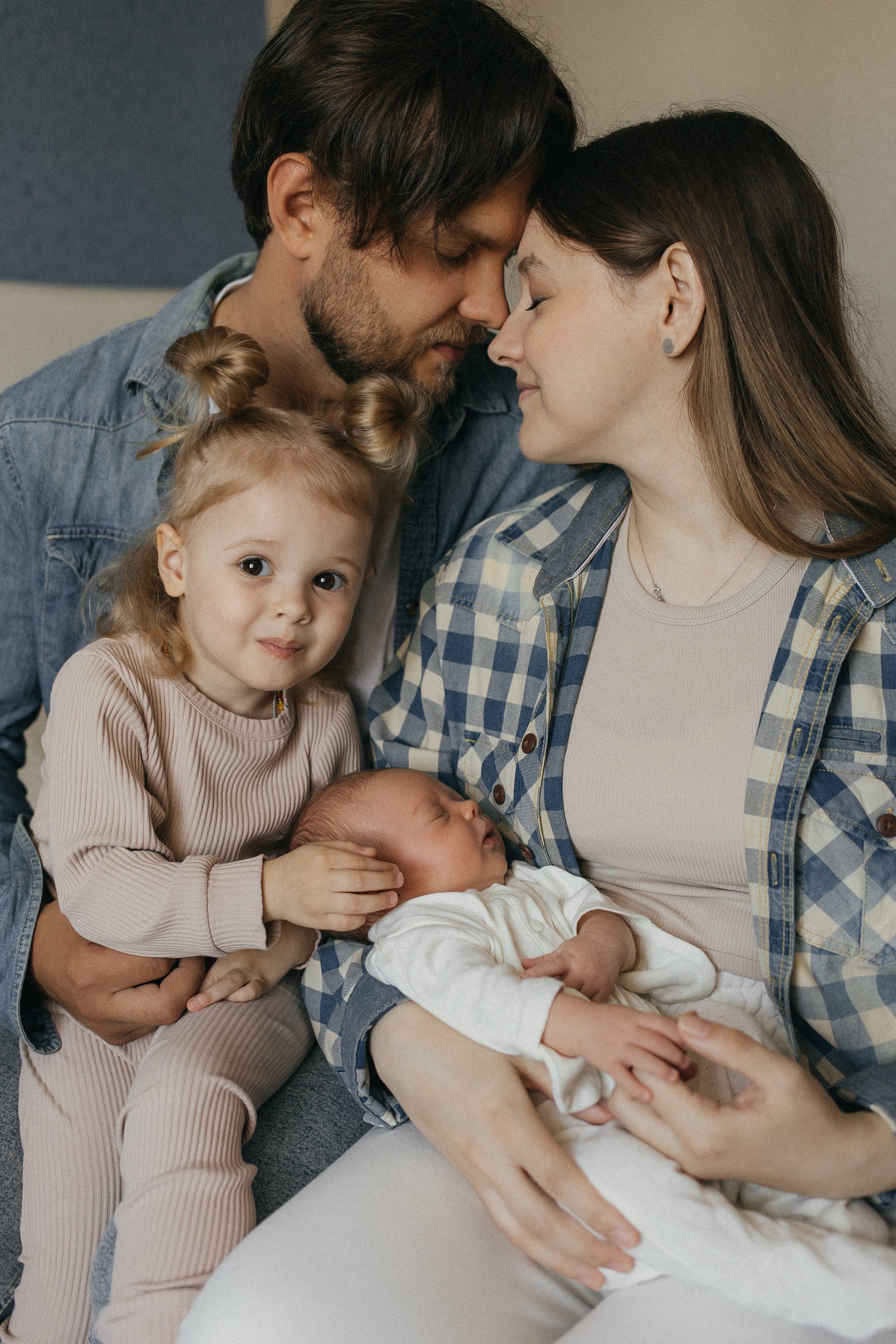 Наташа, Эд, Агния и Божена. Главная