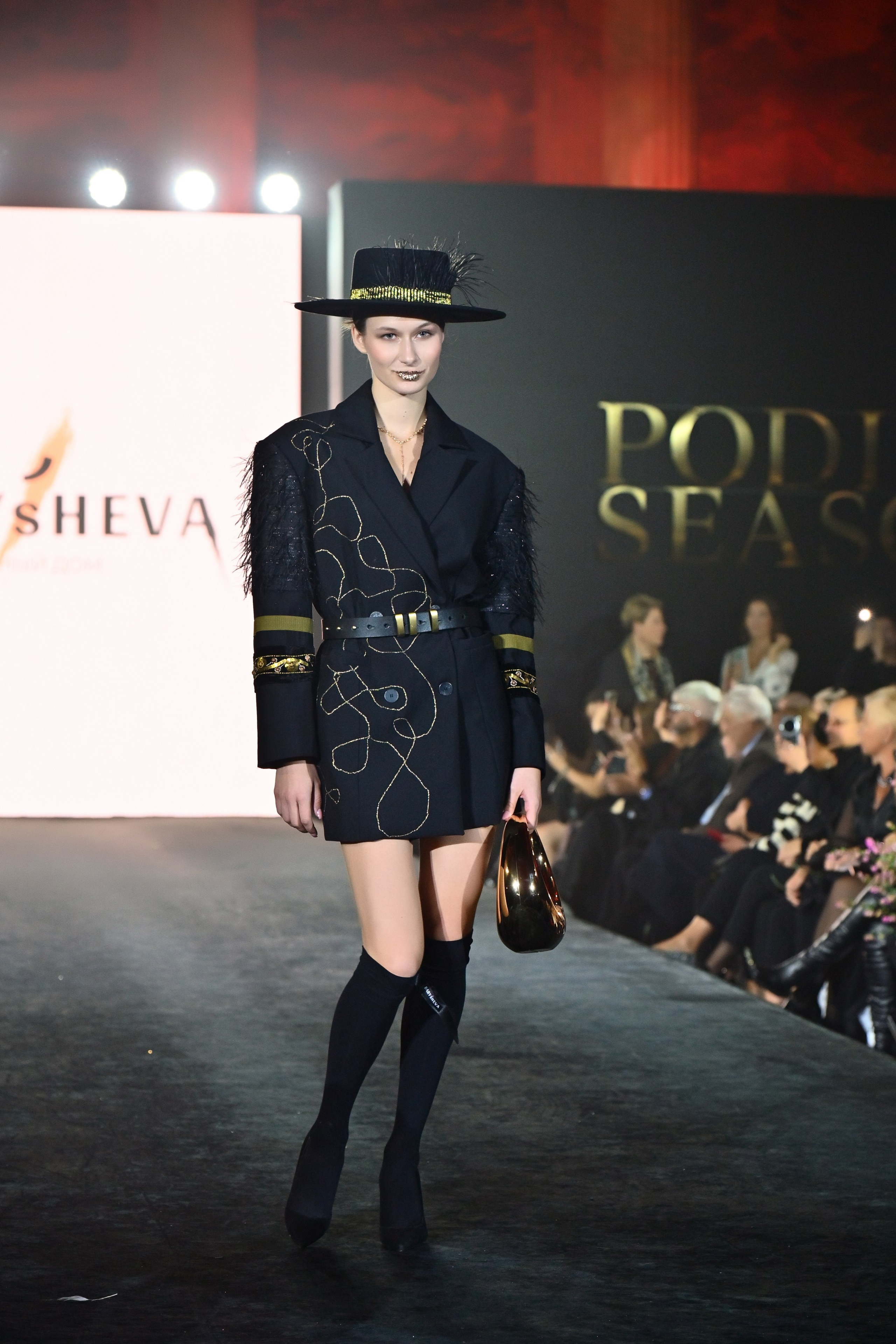 Модные показы. Фотограф Максим Мицун. Портрет, свадьба, репортаж, каталог