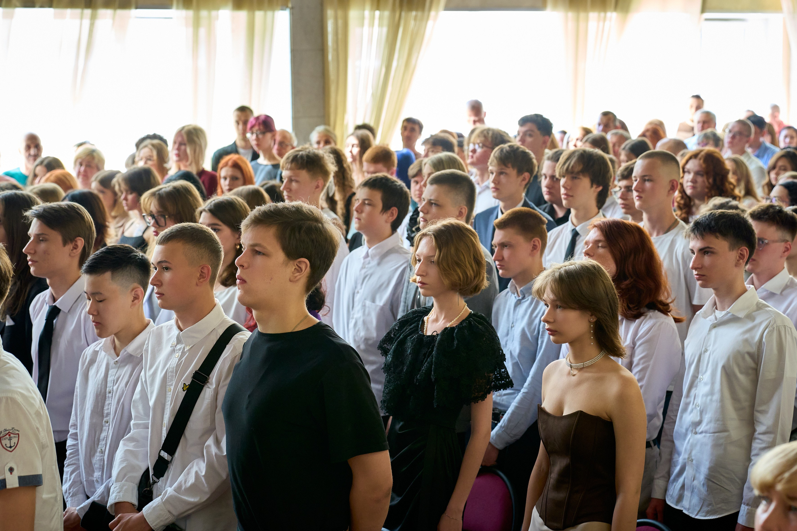 Вручение аттестатов 11 класс. Репортажный и портретный фотограф в Томске Ларионов Артём