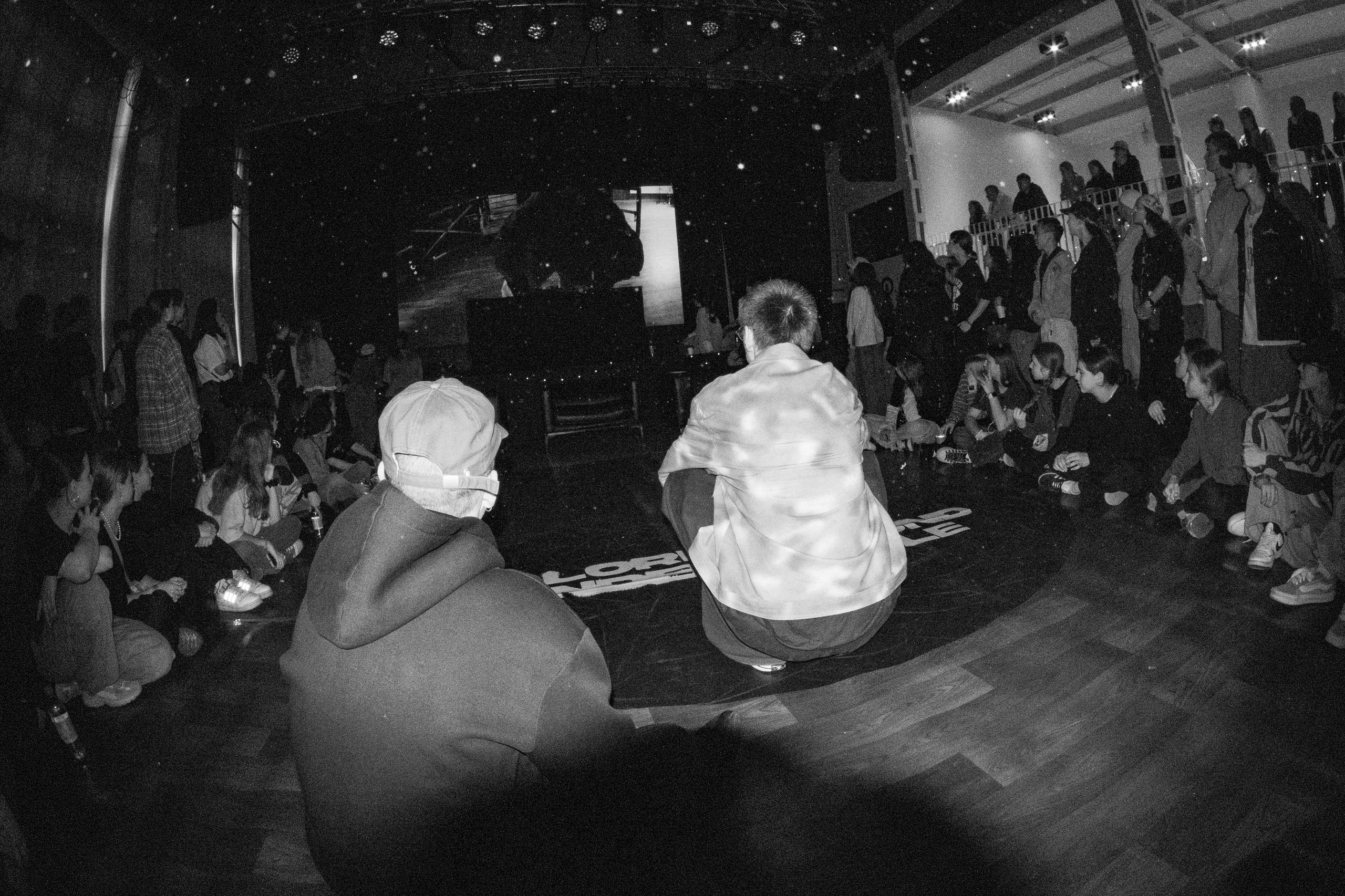 LORDS OF THE UNDERGROUND 27/10/25 (@youlovebu). Соня бу тебя сфоткала