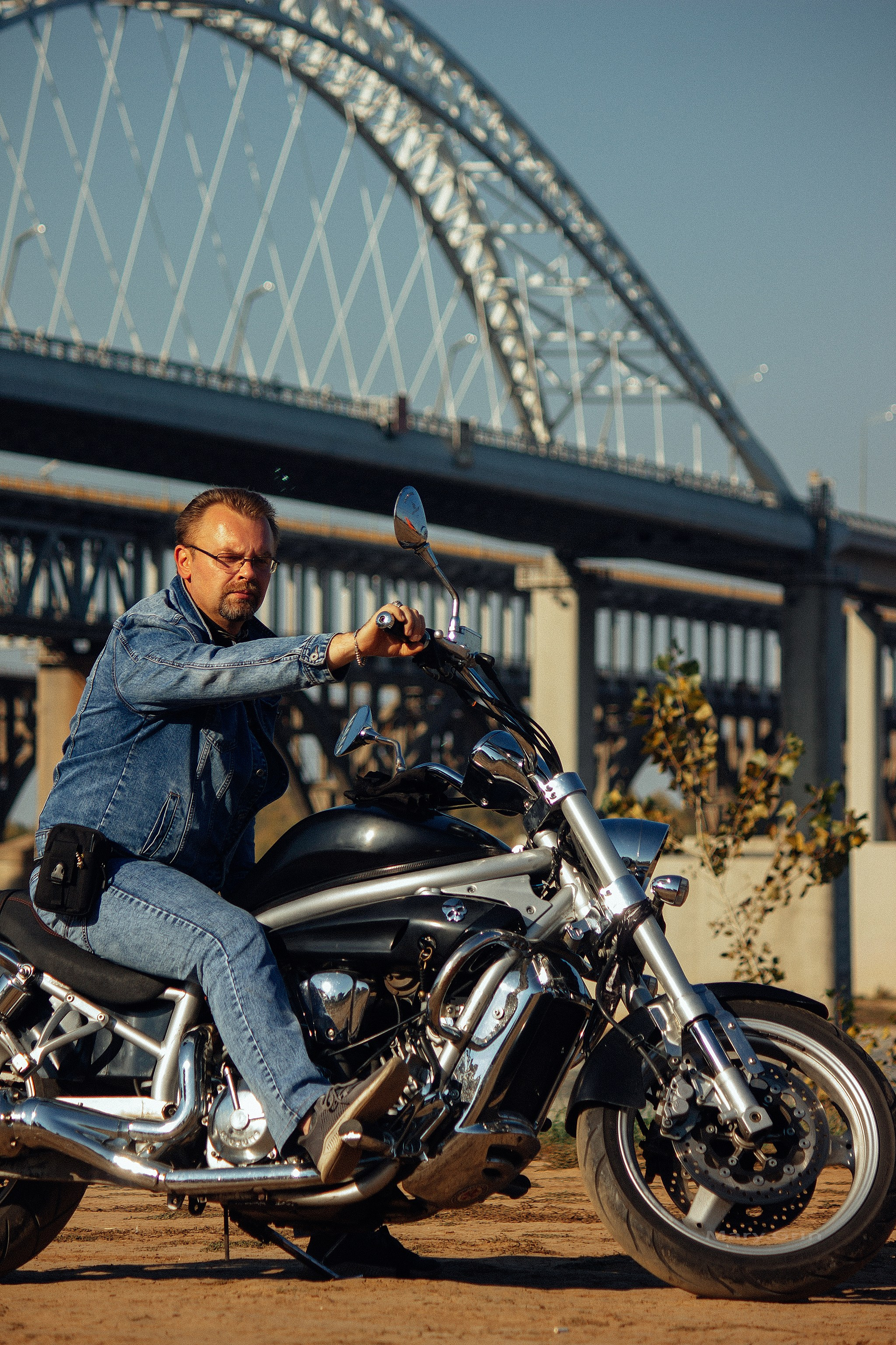 Дмитрий с мотоциклом. Детский и семейный фотограф, фотограф мероприятий Нижний Новгород