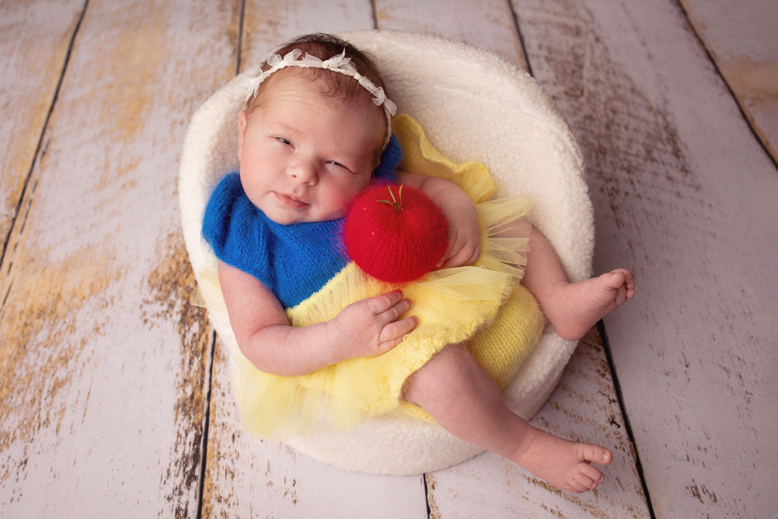 Нежная и милая фотосессия первых дней жизни Вашего ребенка в Минске. Фотограф новорождённых Минск — стоимость newborn фотосессии в Минске