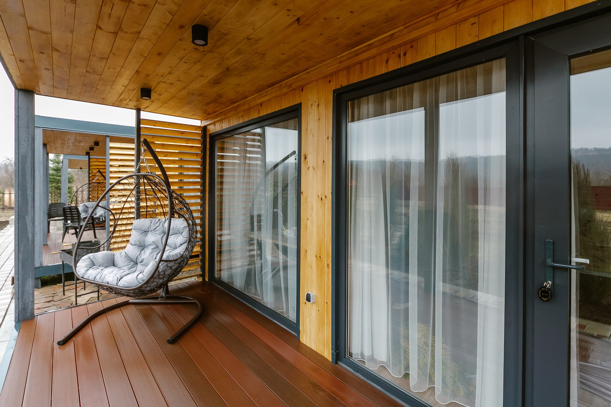 Фотографии территории термального источника март 2024 год