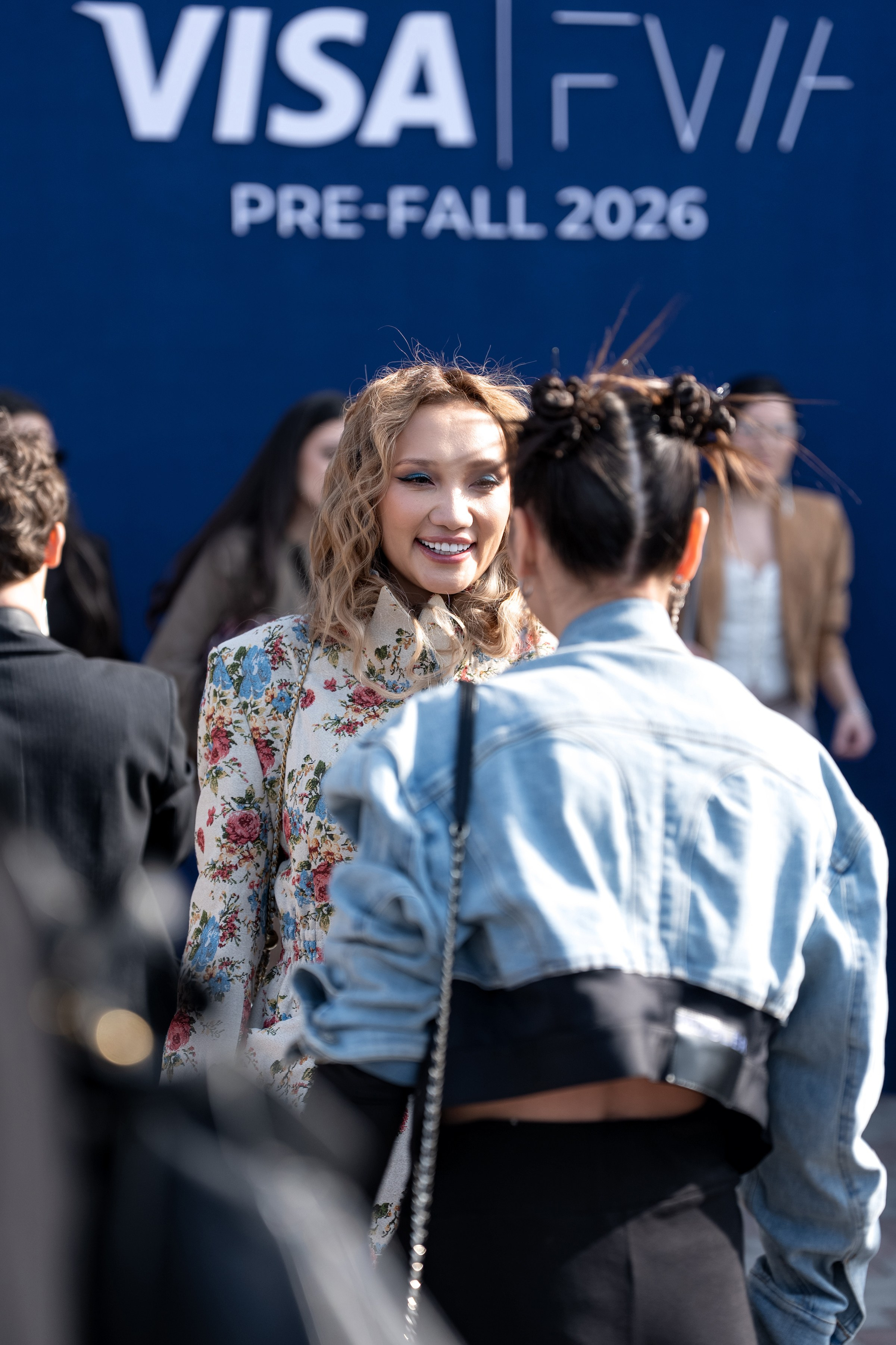 Visa Fashion Week Almaty Pre-Fall 2026 April StreetStyle Day 1. Сайт Алматинского НЮ АРТ, будуар и фэшн фотографа Дениса Карпенко