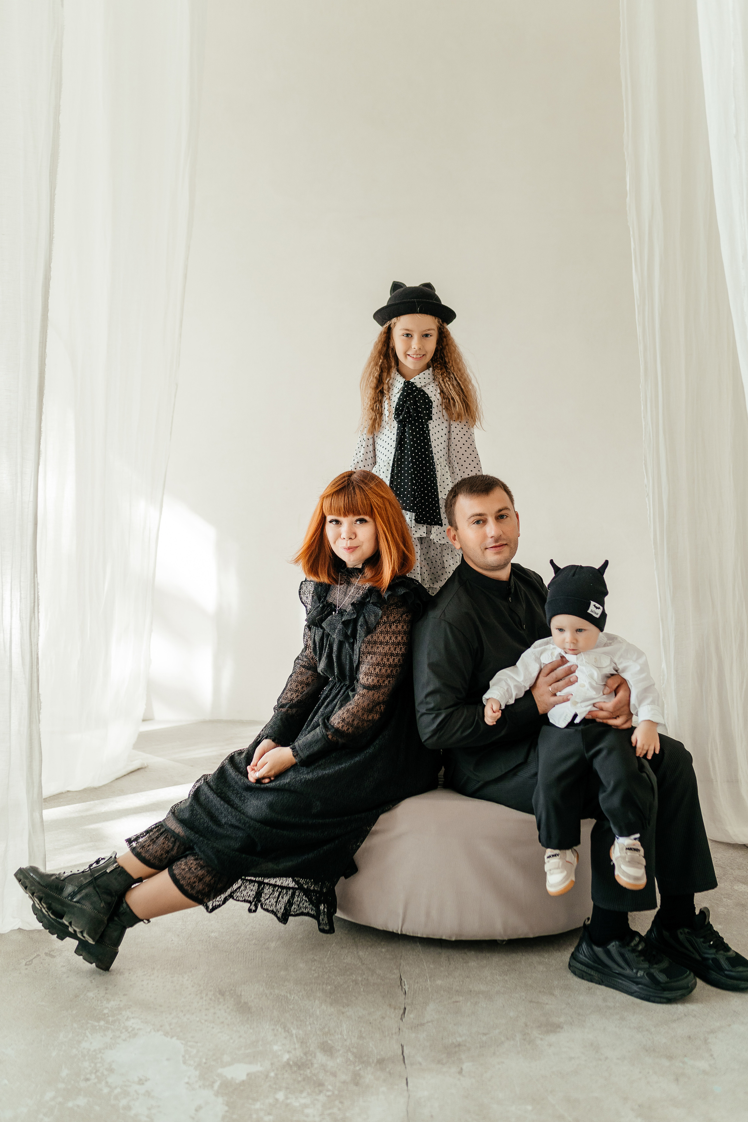 Стильная студийная серия. Семейный и детский фотограф в Краснодаре