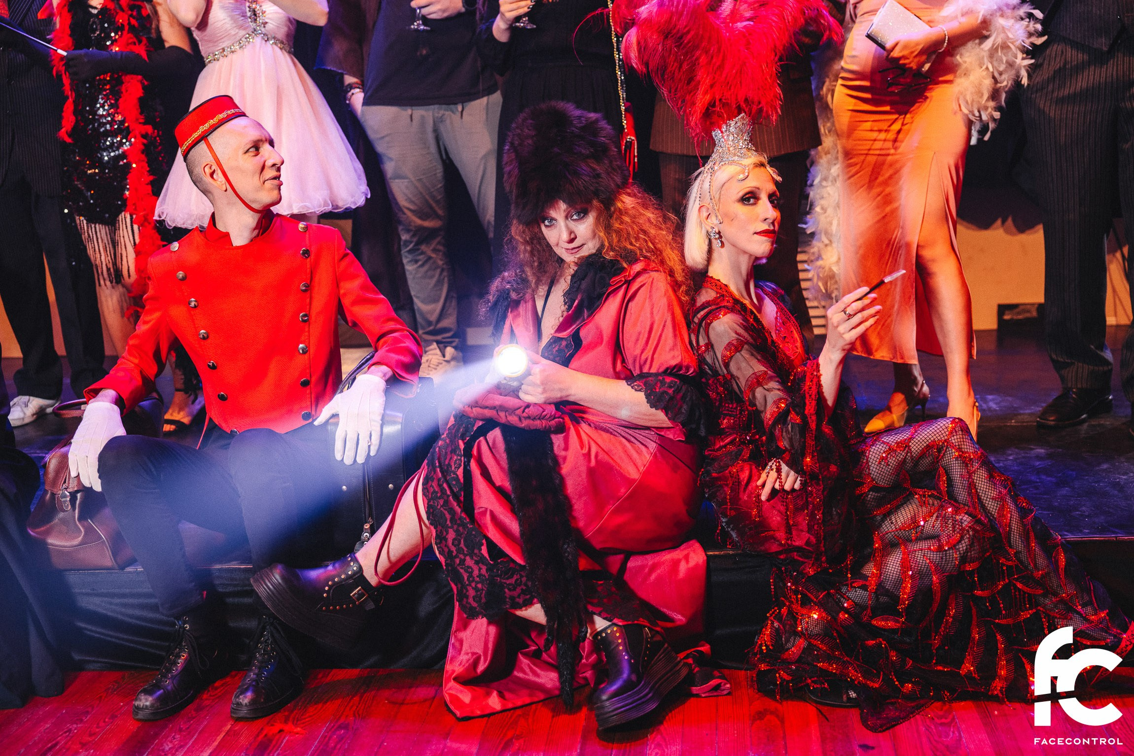 Quest y Tango. Face Control: Crónica social, anuncios de eventos y reportajes fotográficos