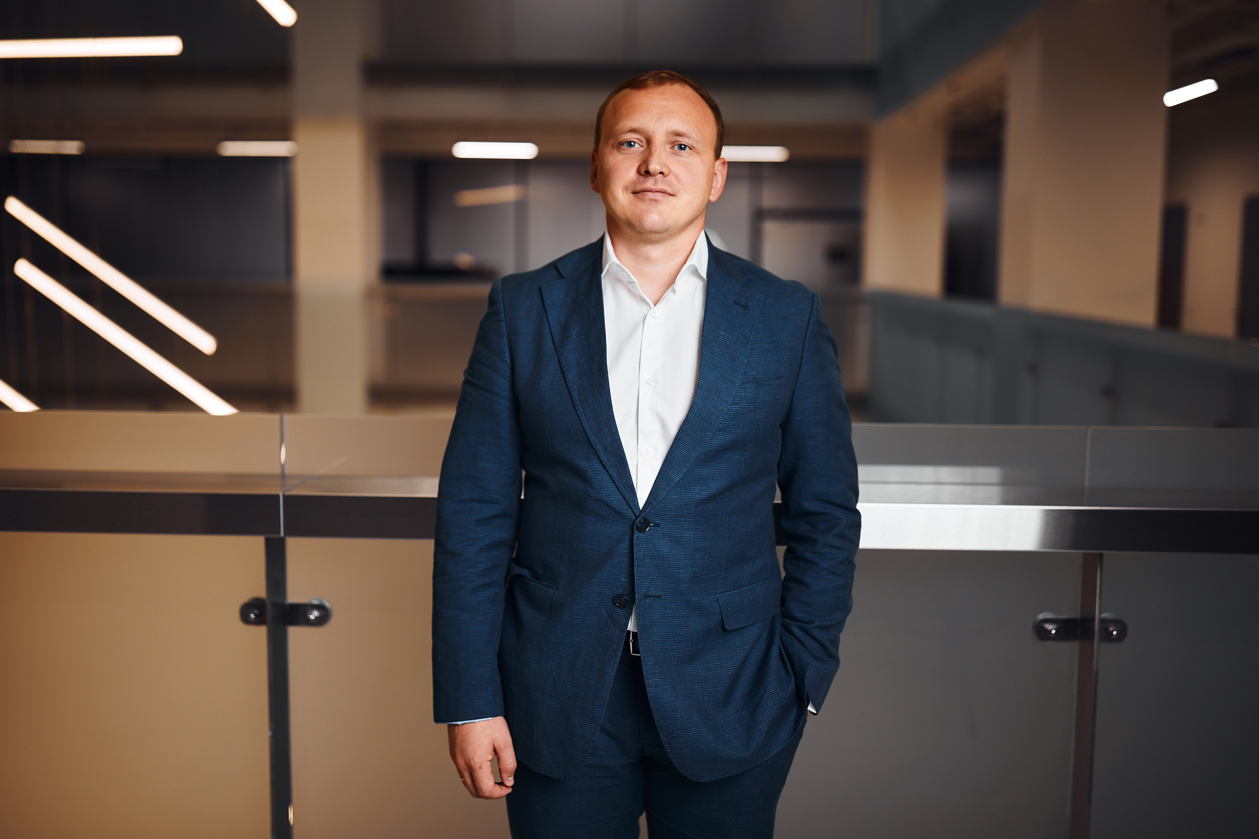 Бизнес портрет руководителя. Бизнес портрет Аэросъемка Интерьерная съемка Тюмень