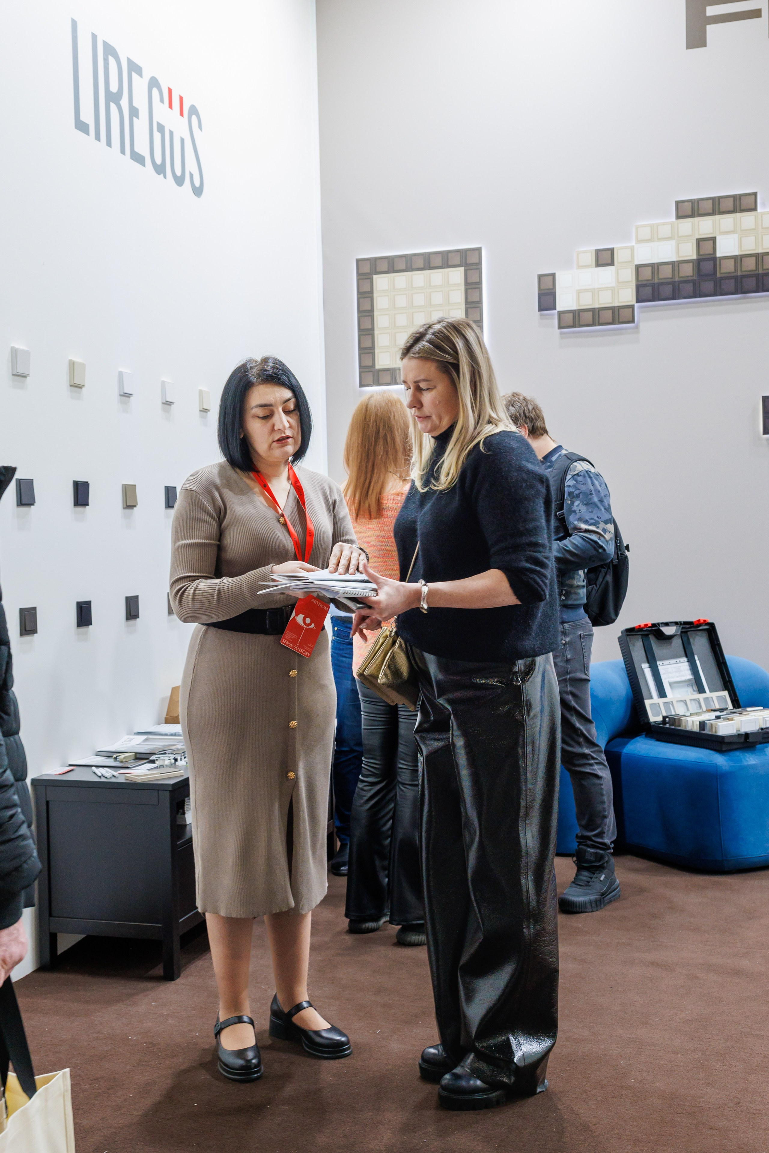 Фотосессия стенда в рамках выставки. Фотограф в Москве Дмитрий Емельянов