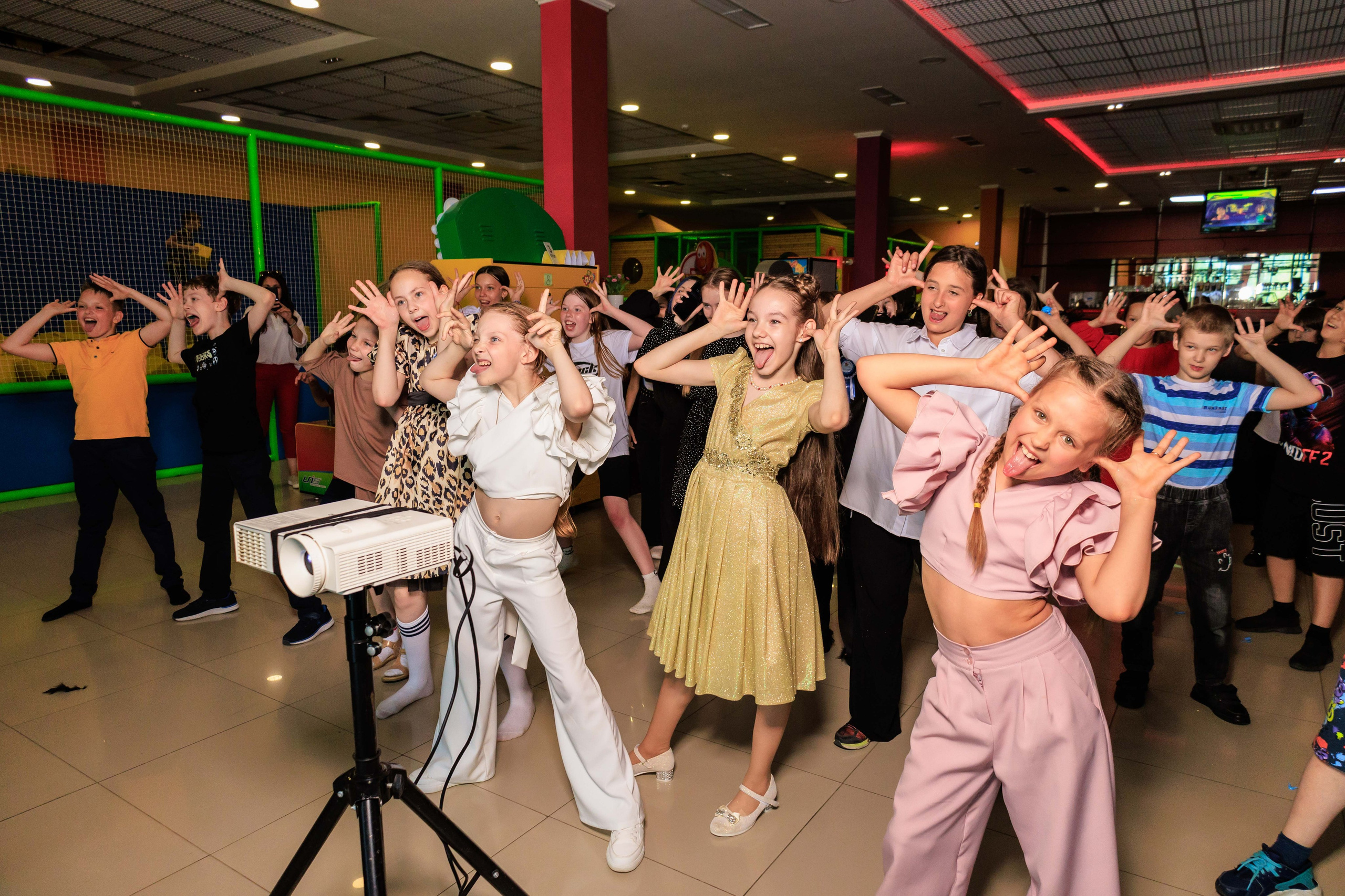 Выпускной 4 класс. Фотограф в Москве Дмитрий Емельянов