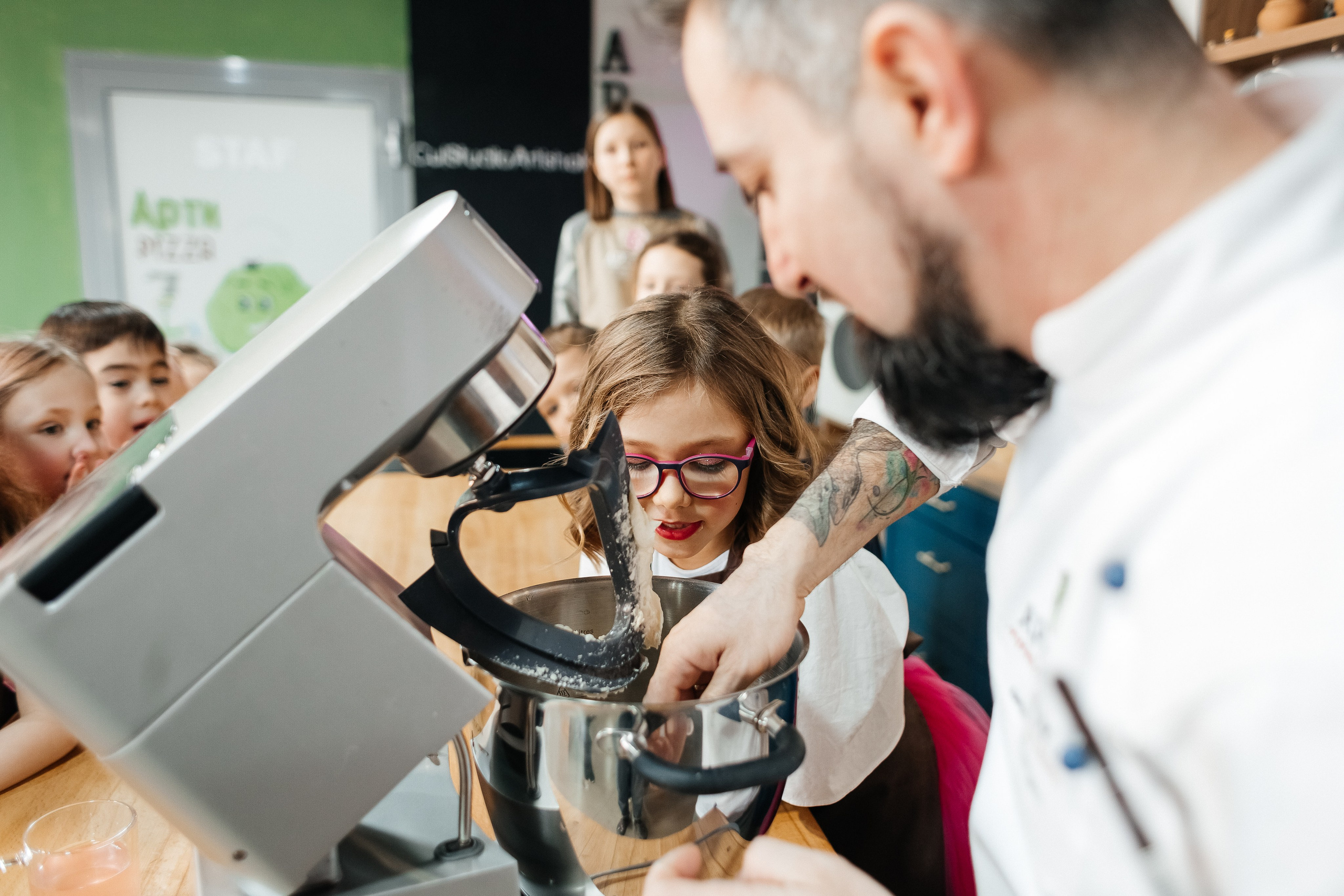 Детский мастер-класс в «АРТиШОК». Фотограф Кемерово | Сергей