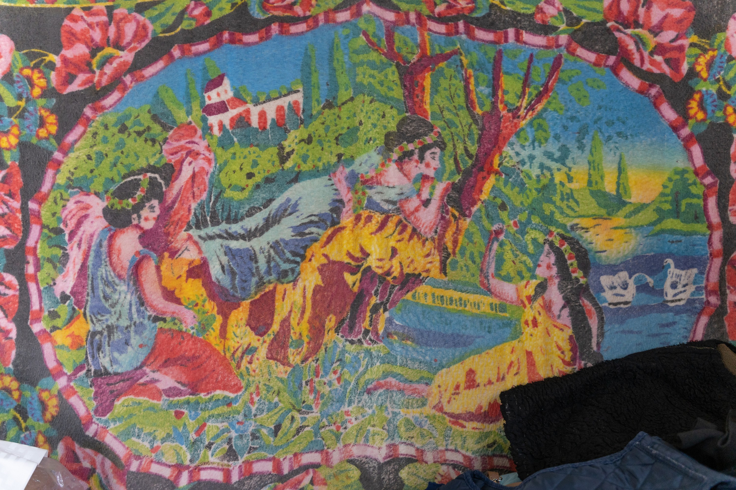 Home.land. Künstler Verstecktoff