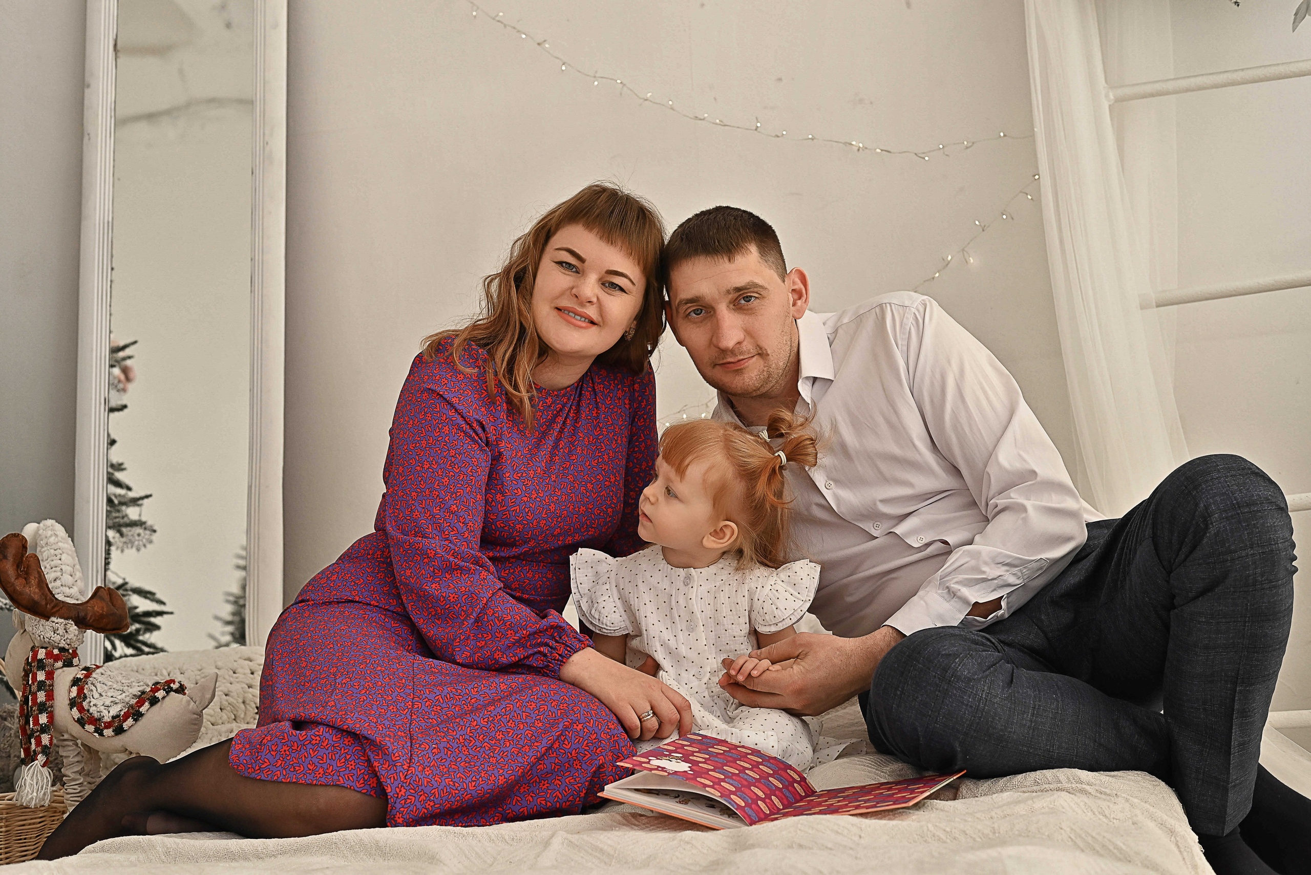 Аня, Алексей и Катюша. Фотографы крещения/венчания  Красноярск Татьяна и Вячеслав Переваловы