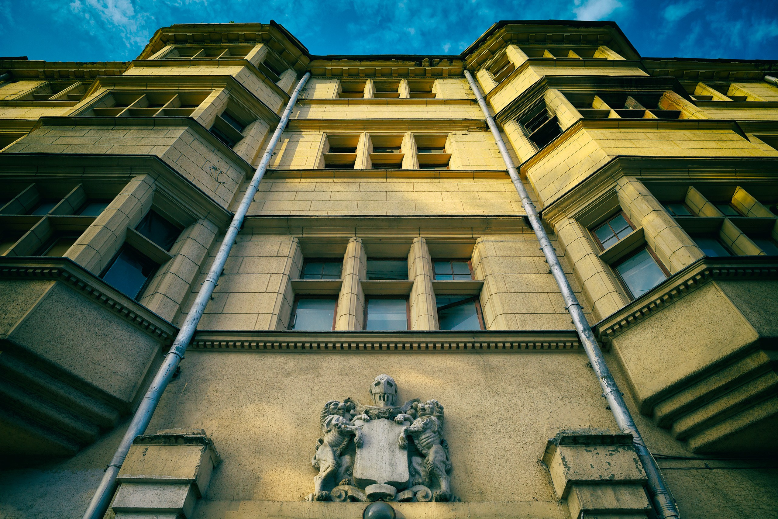 Фотографии сделанные на улицах городов. Профессиональный фотограф Игорь Пискарев в Москве. Студийная и выездная съёмка. Портретная и предметная съёмка. Авторская фотография