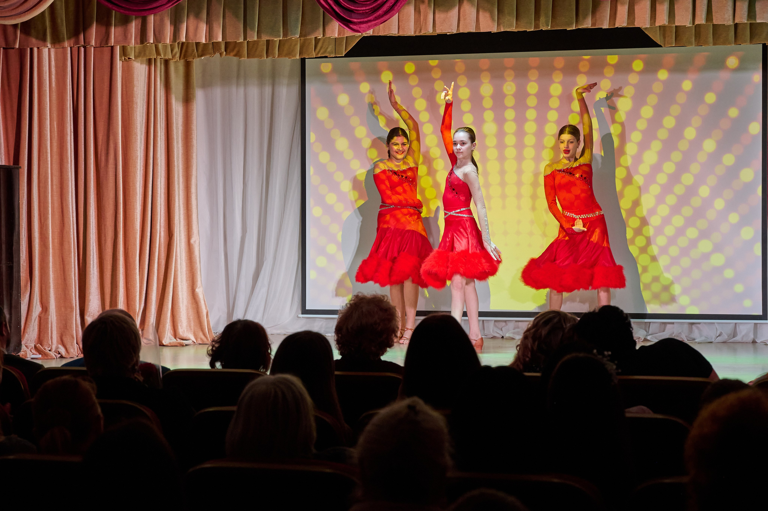 8 марта Виноградный. Жизнь курорта Кабардинка в фотографиях