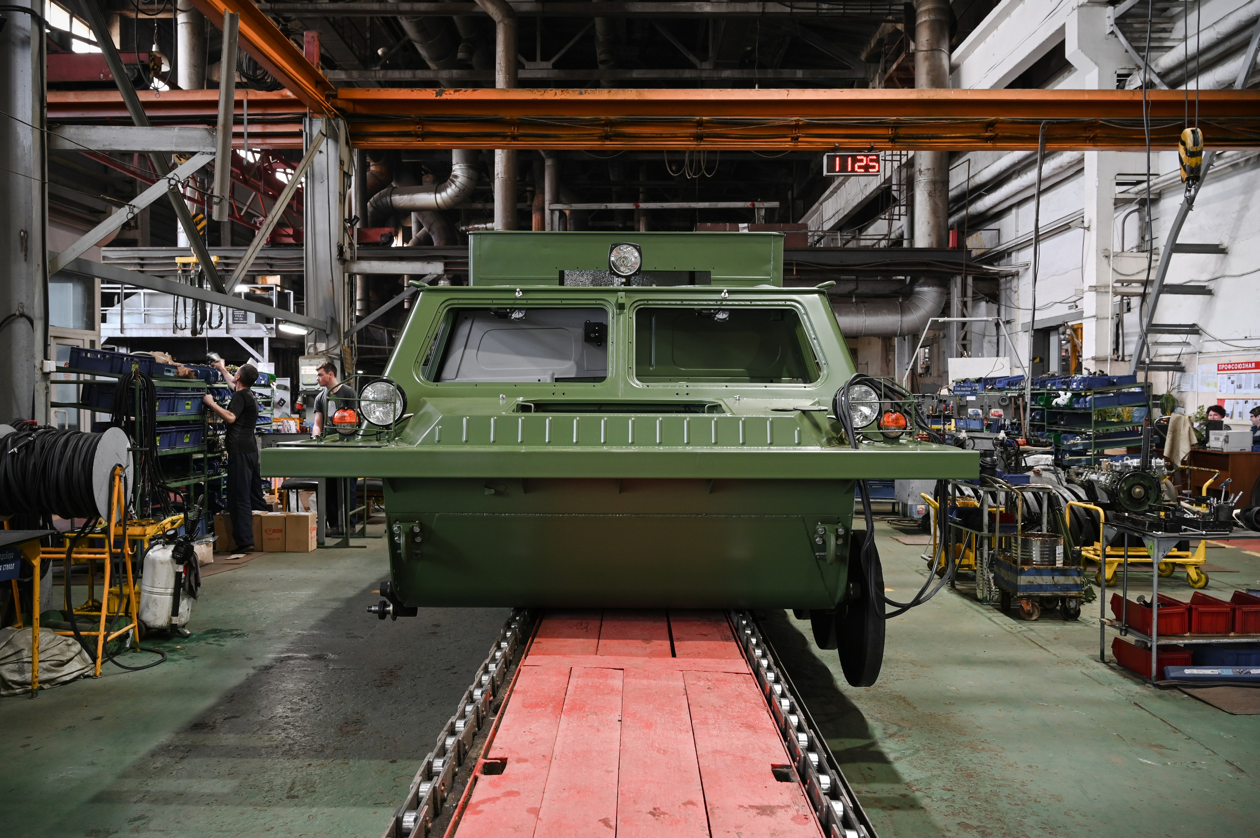 Плавающий гусеничный снегоболотоход ЗЗГТ-6039/6040. Фотограф Юсов Александр