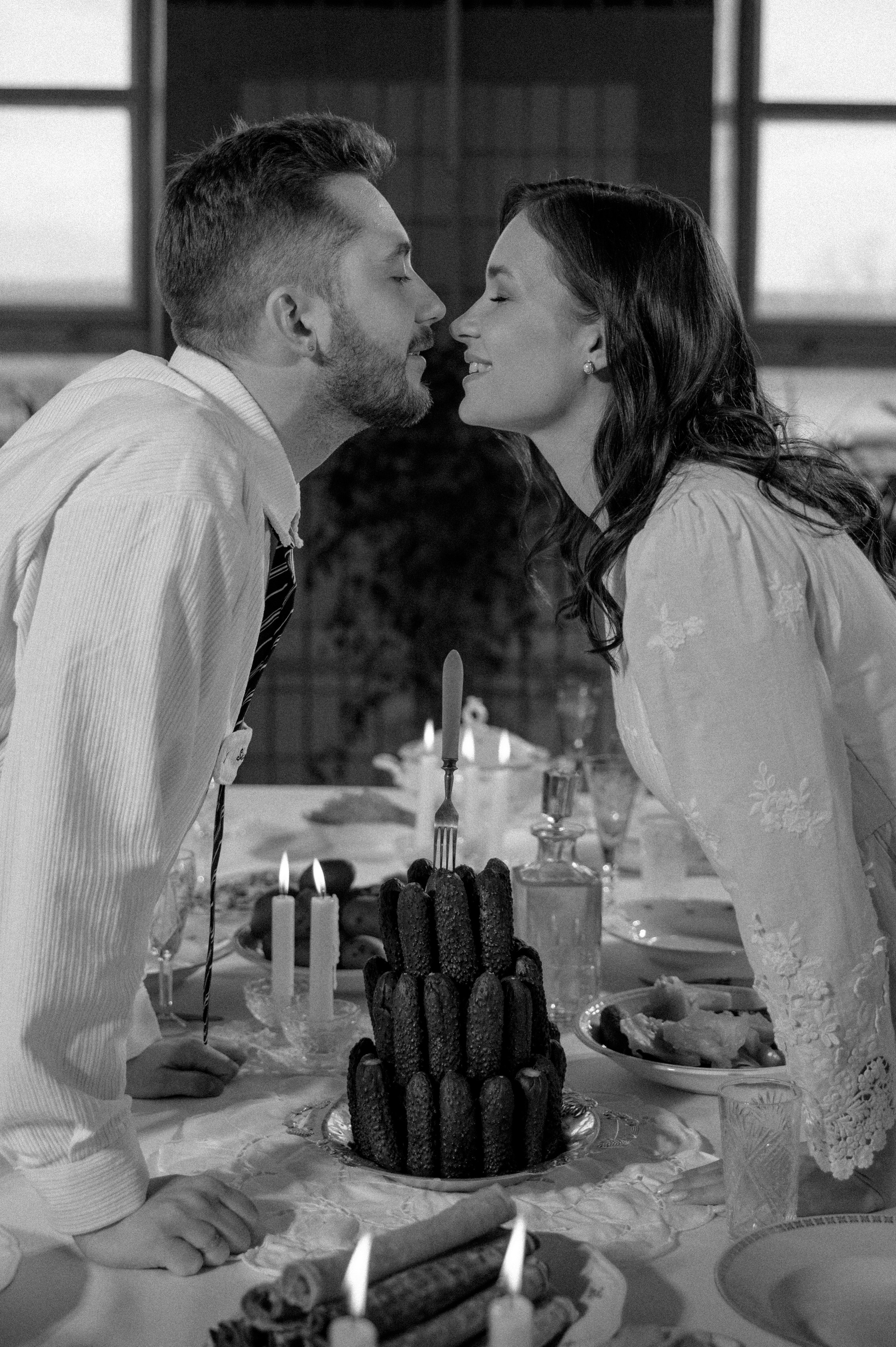 Цветы на подоконнике