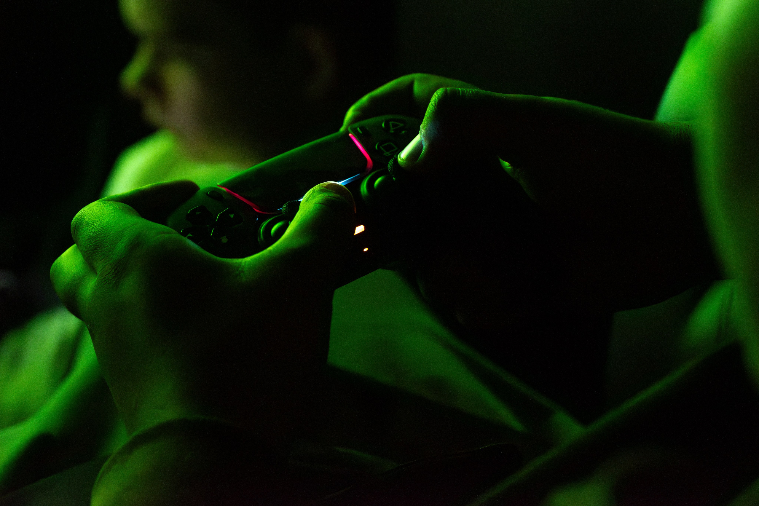 Репортаж в киберспортивном клубе Kolizeum. Фотограф мероприятий в Москве