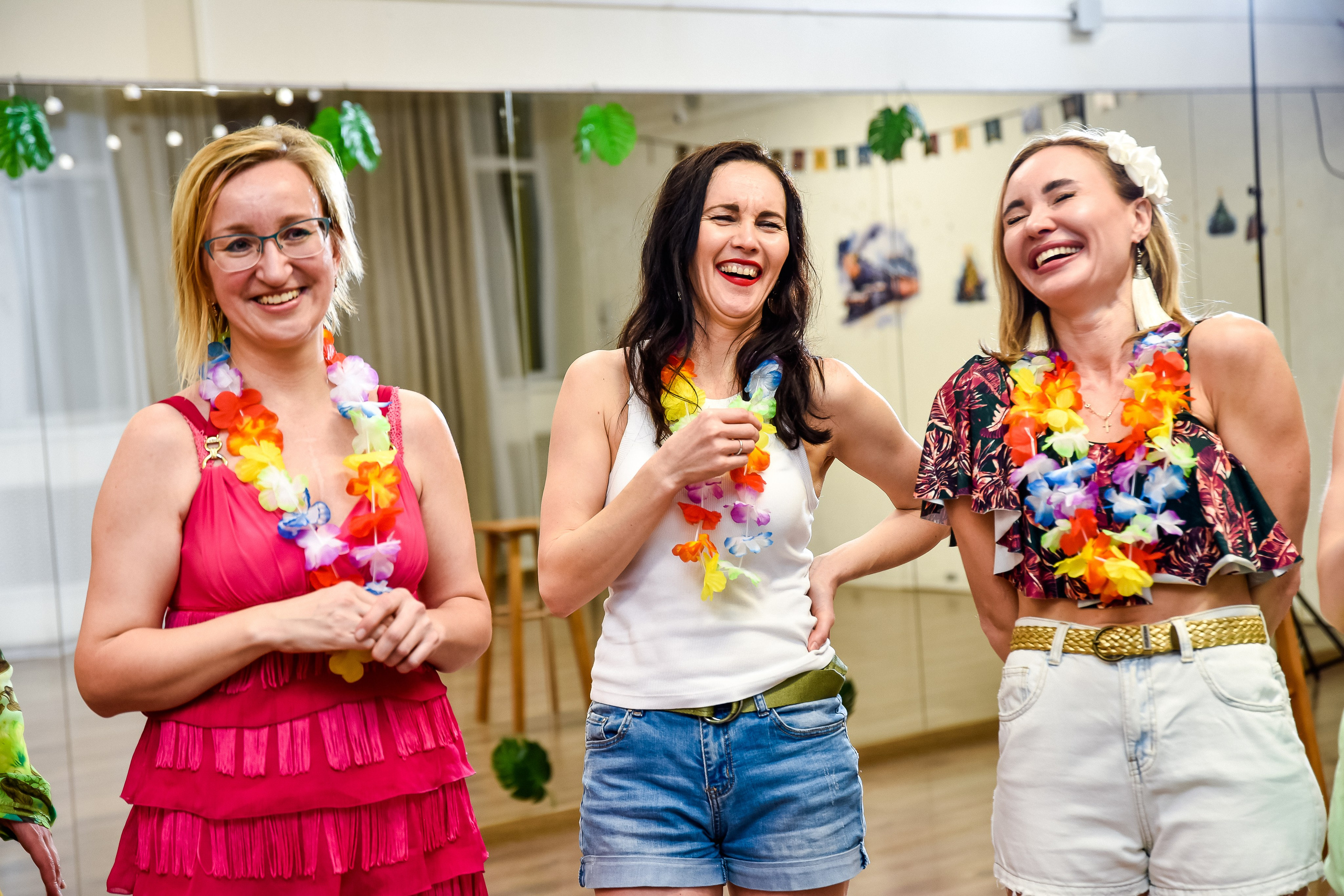 НОВОГОДНЯЯ ГАВАЙСКАЯ ТАНЦЕВАЛЬНАЯ ФИТНЕС- ВЕЧЕРИНКА