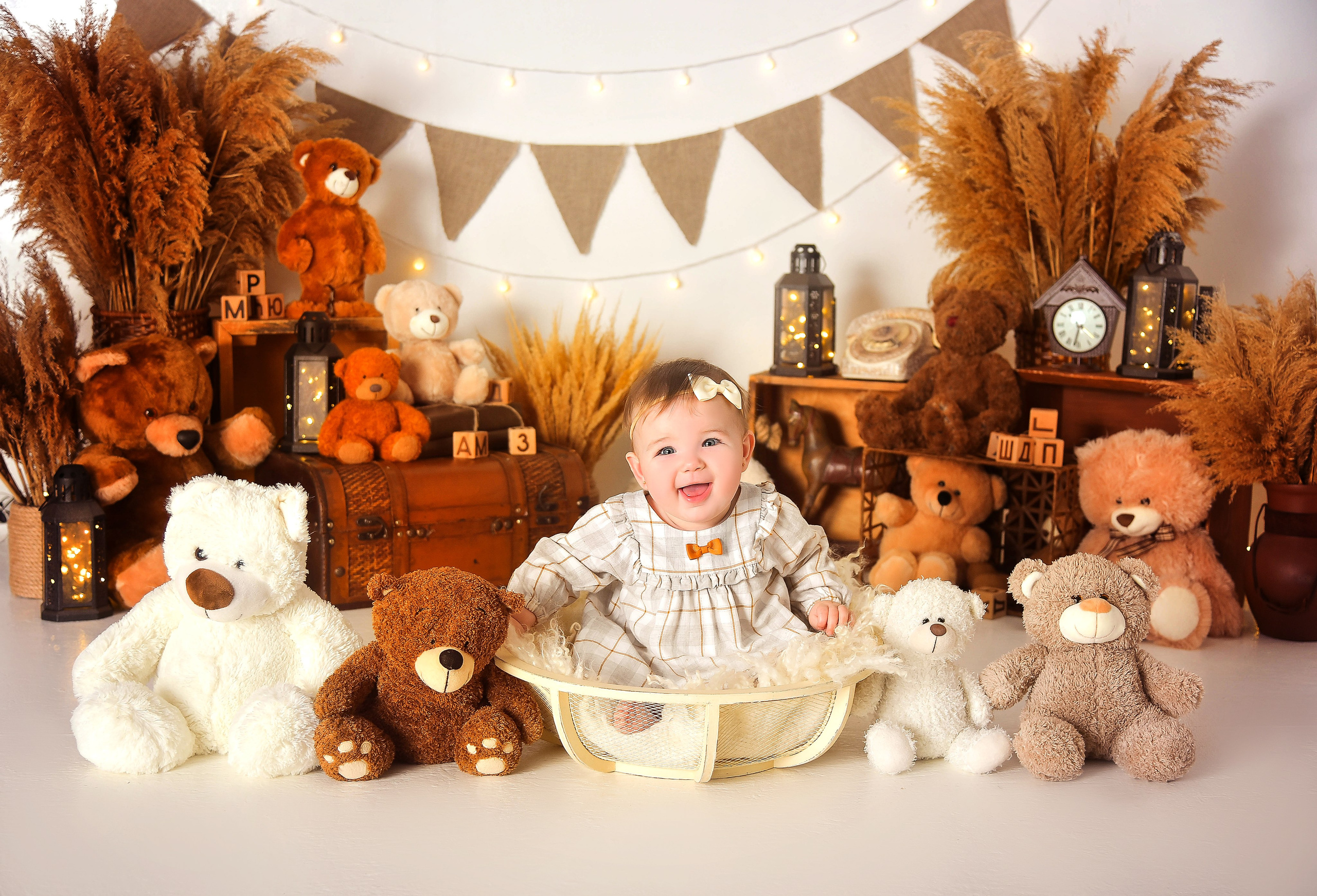 Малышки Антураж