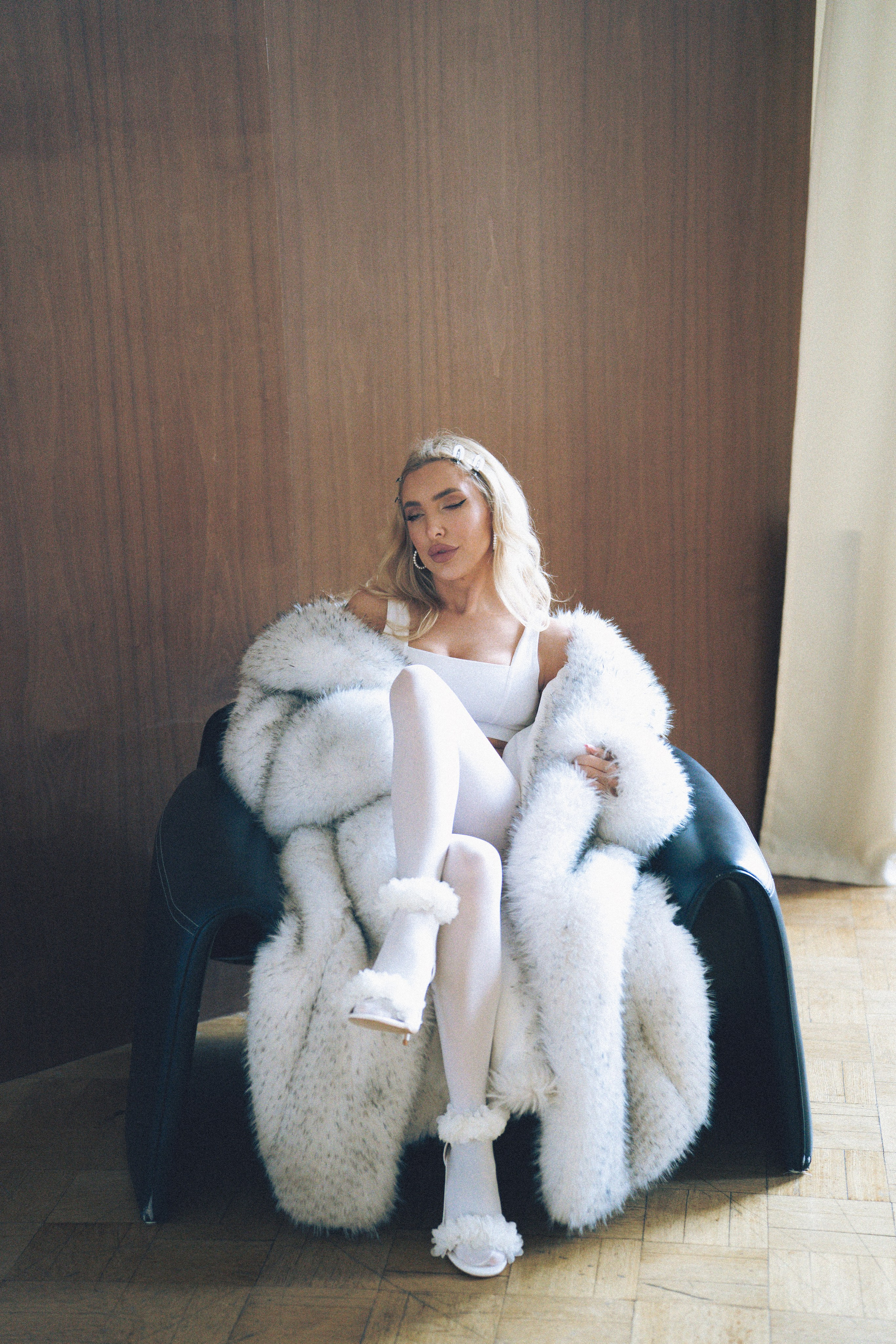 МИНИМАЛИЗМ В СТУДИИ НА ЧЕРНЫШЕВСКОЙ В СТУДИИ С БАЛКОНОМ. Профессиональный фотограф, Санкт-Петербург — Виктория Богомолова