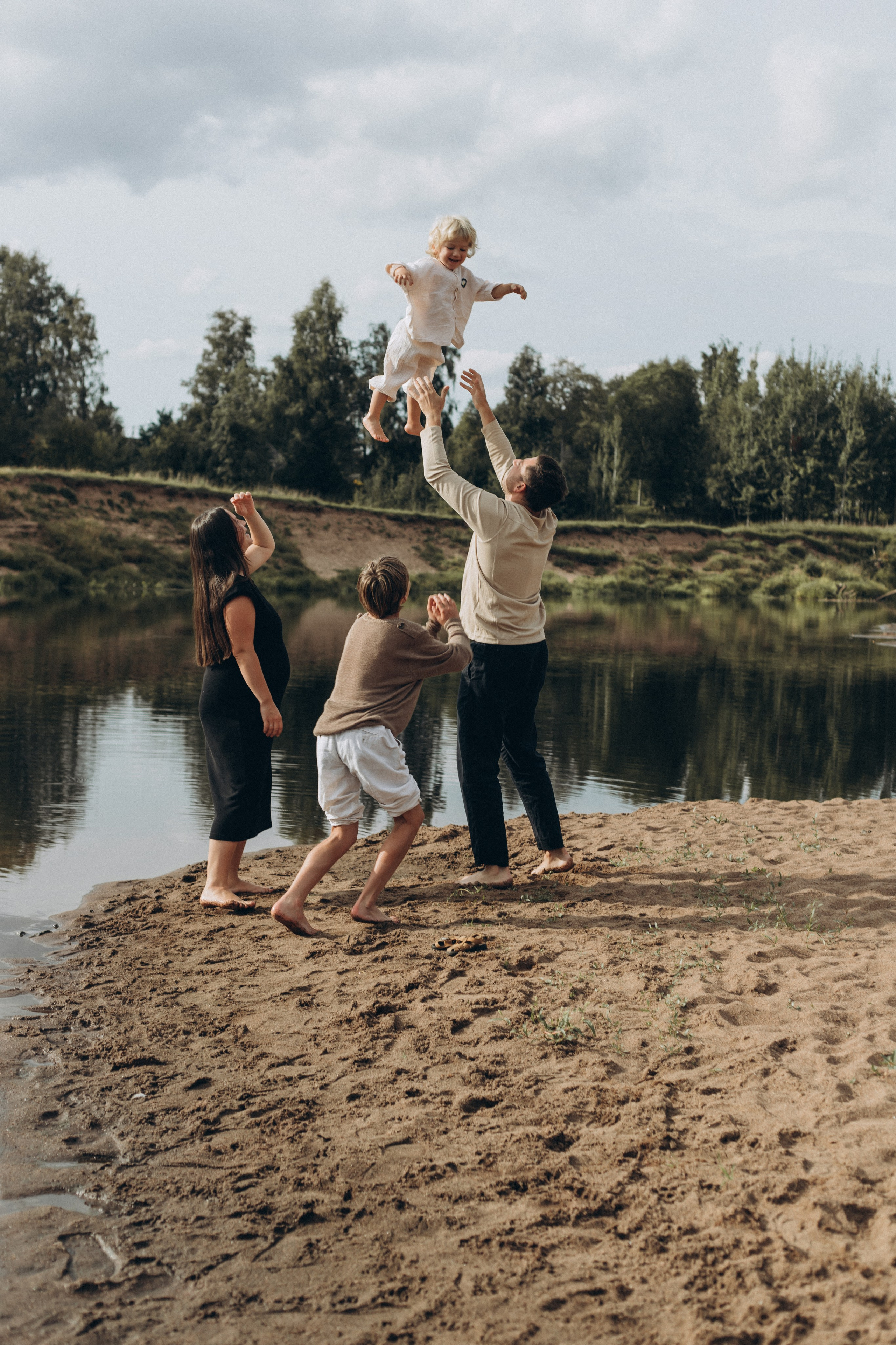 Артем + Кристина + Мирон + Трофим. Услуги