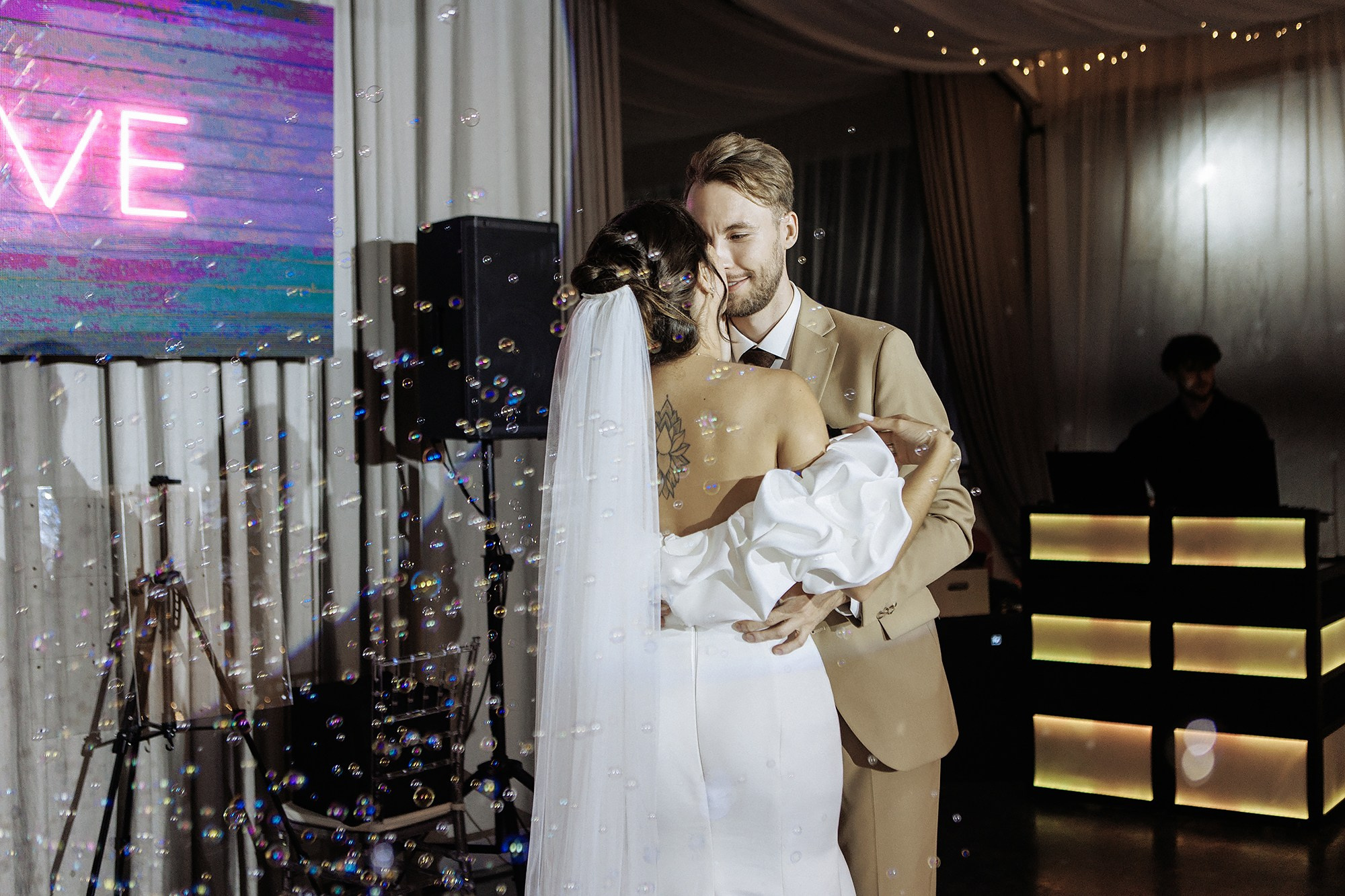 Саша и Вика 5.09.25. Свадебный фотограф Владивосток Алина Гевондова