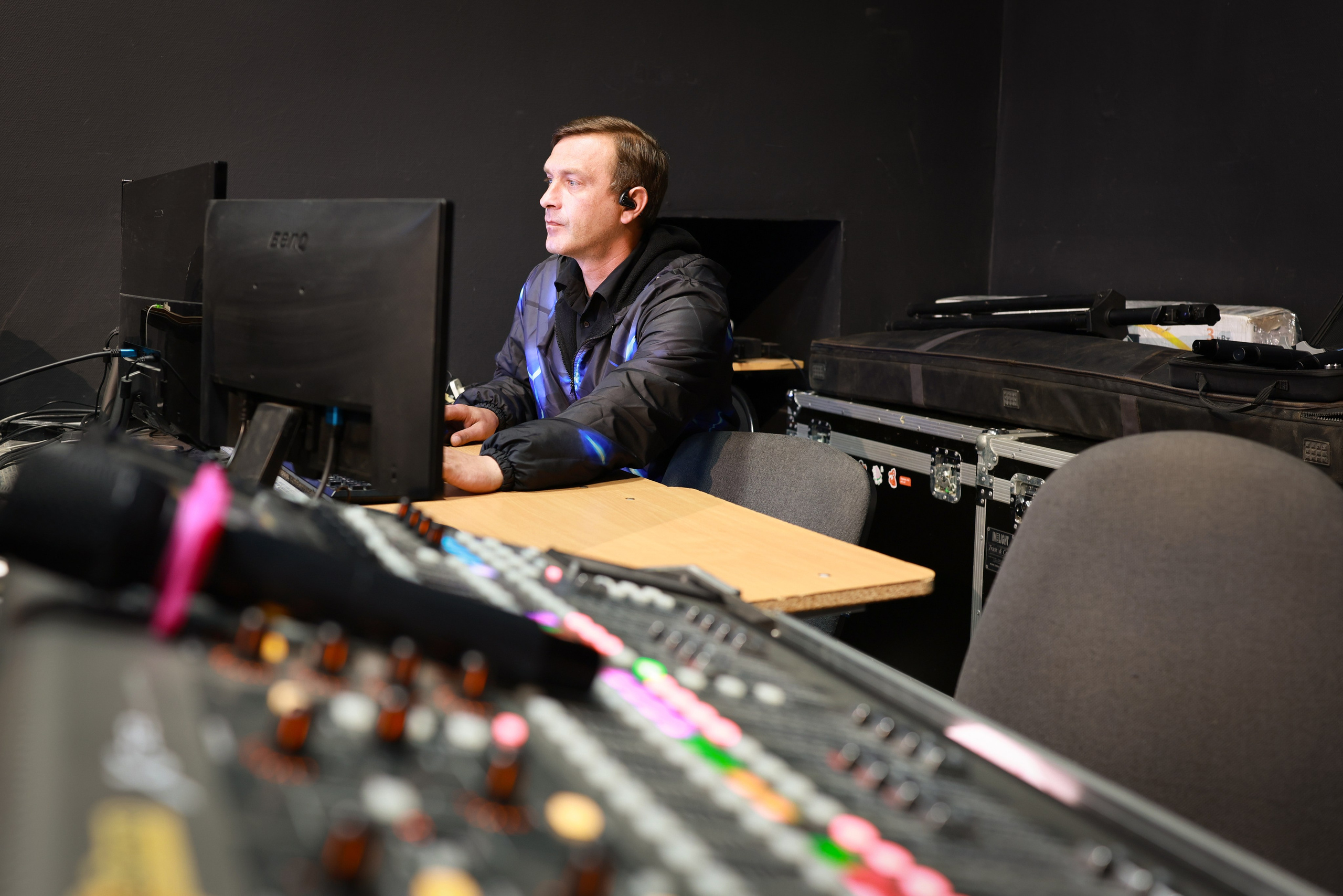 Фоторепортаж с интерактивной лекции Евгения Качурина «История фотокладов», проходившей в творческом пространстве «Девятка»  г. Тула. Фотограф в Туле — Борисов Николай